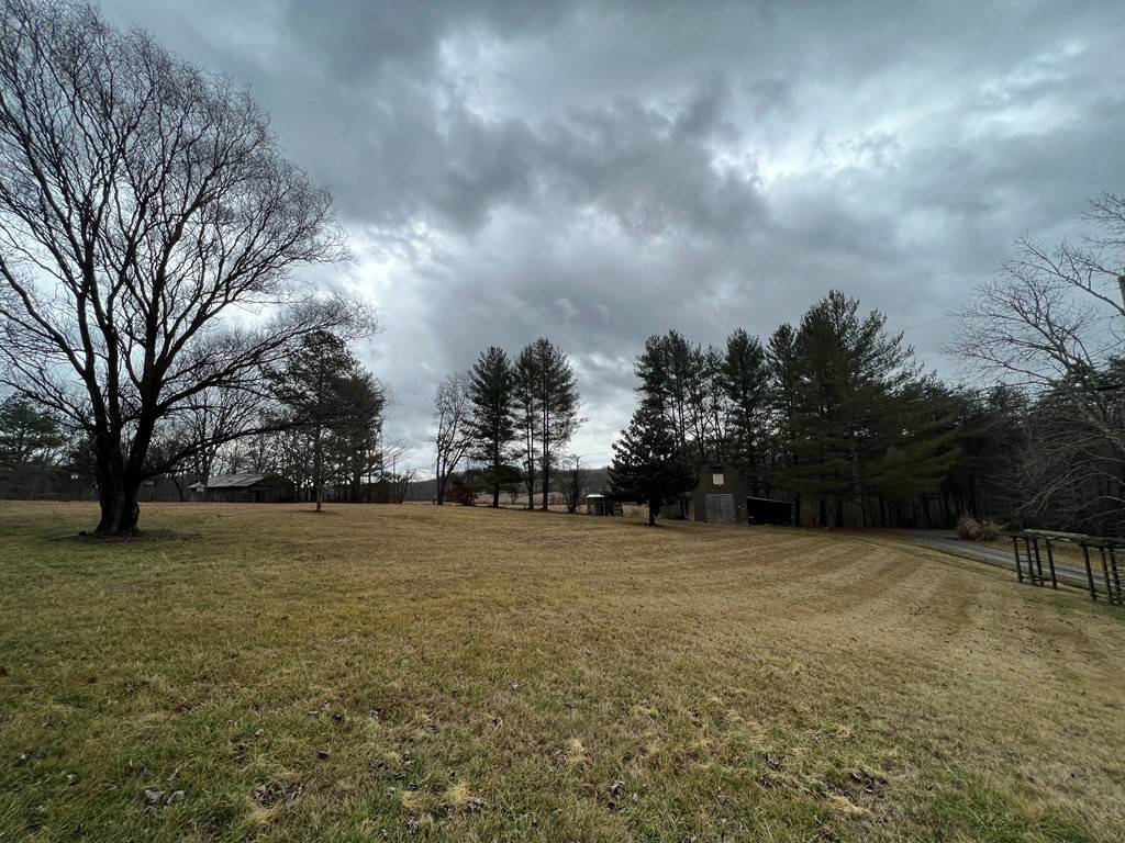 Pikeville, TN 37367,196 Old Sampson Road