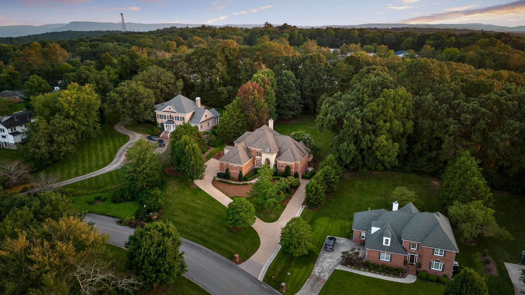 Signal Mountain, TN 37377,17 Mountain Orchard Path
