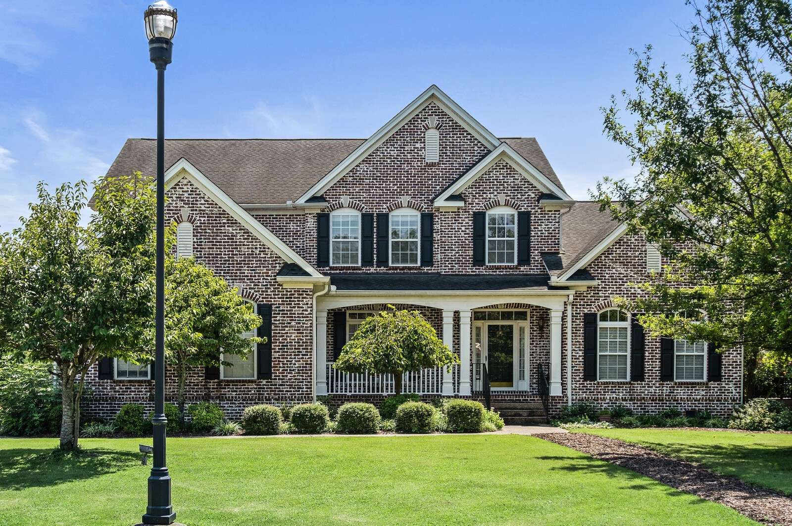 Brentwood, TN 37027,2401 Deerbourne Dr