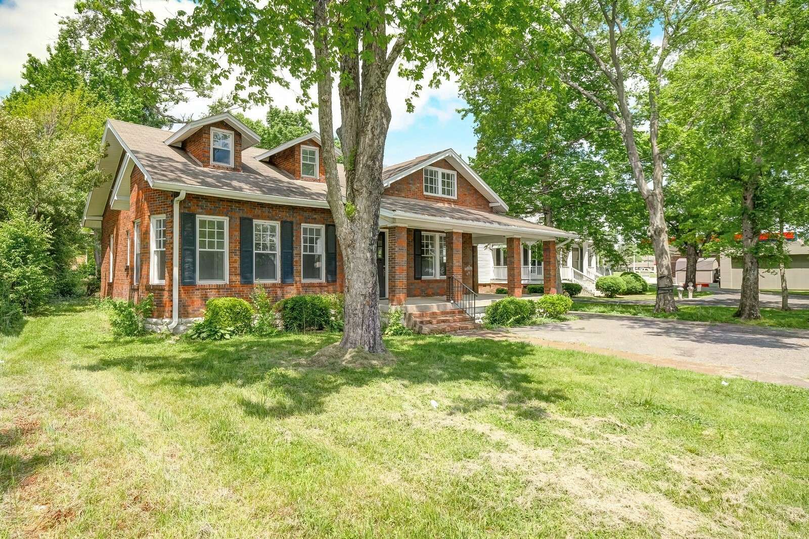 Gallatin, TN 37066,424 E Main St