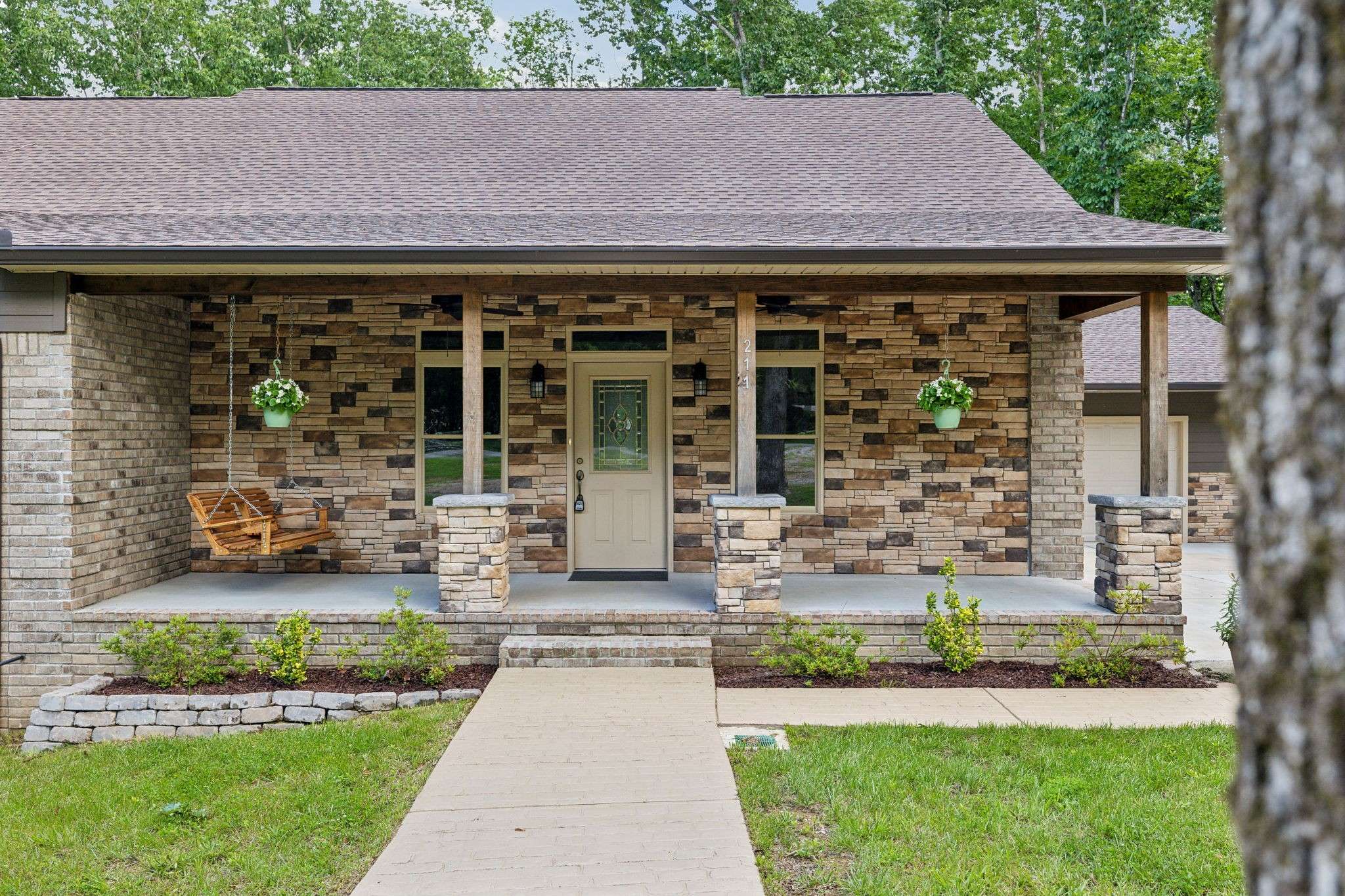 Hohenwald, TN 38462,211 Woodmere Dr