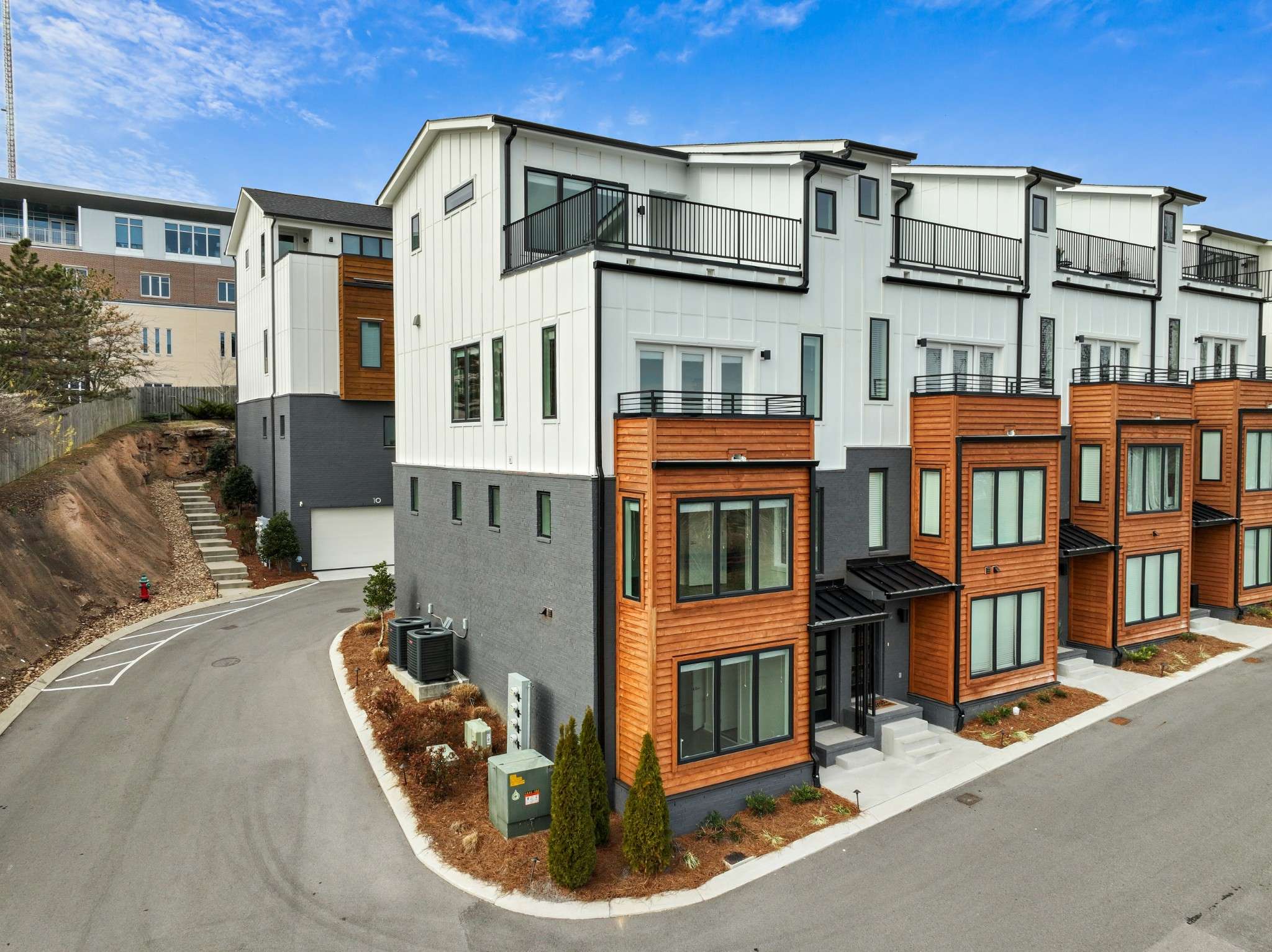 Nashville, TN 37209,239 White Bridge Pike #1