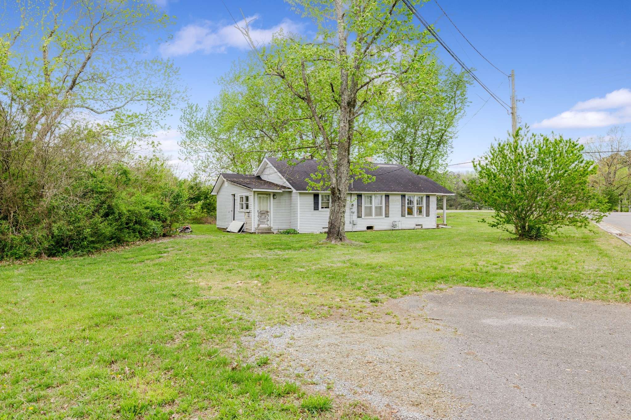 Loretto, TN 38469,746 N Military St