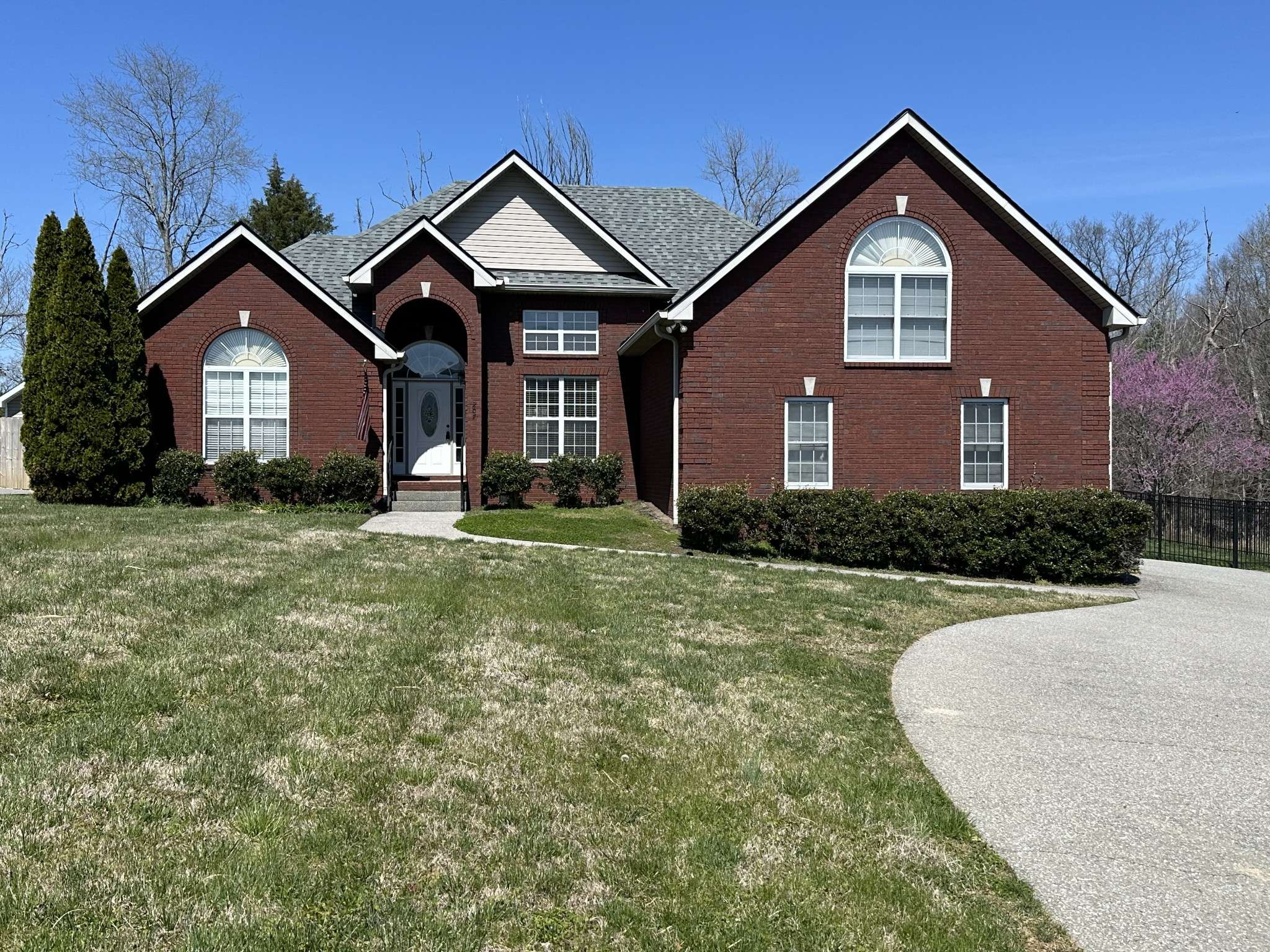 White House, TN 37188,207 Thoroughbred Way