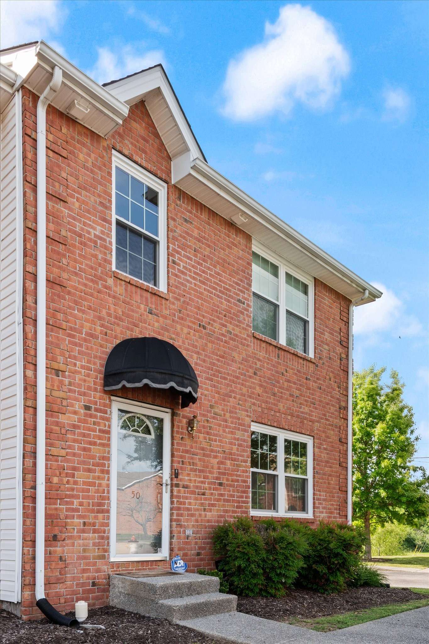 Nashville, TN 37210,2120 Lebanon Pike #50