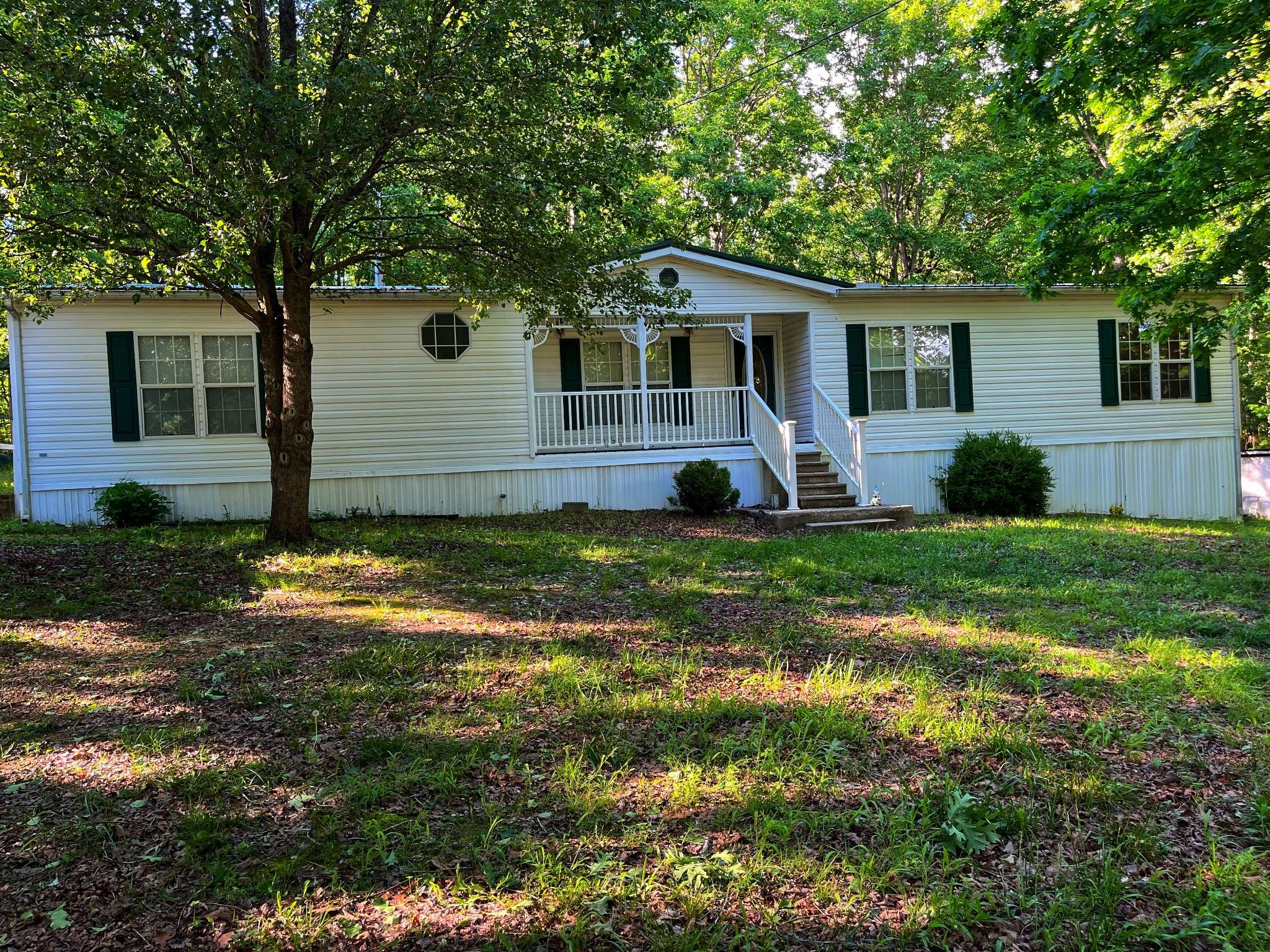 Hohenwald, TN 38462,113 Royal Oaks Rd