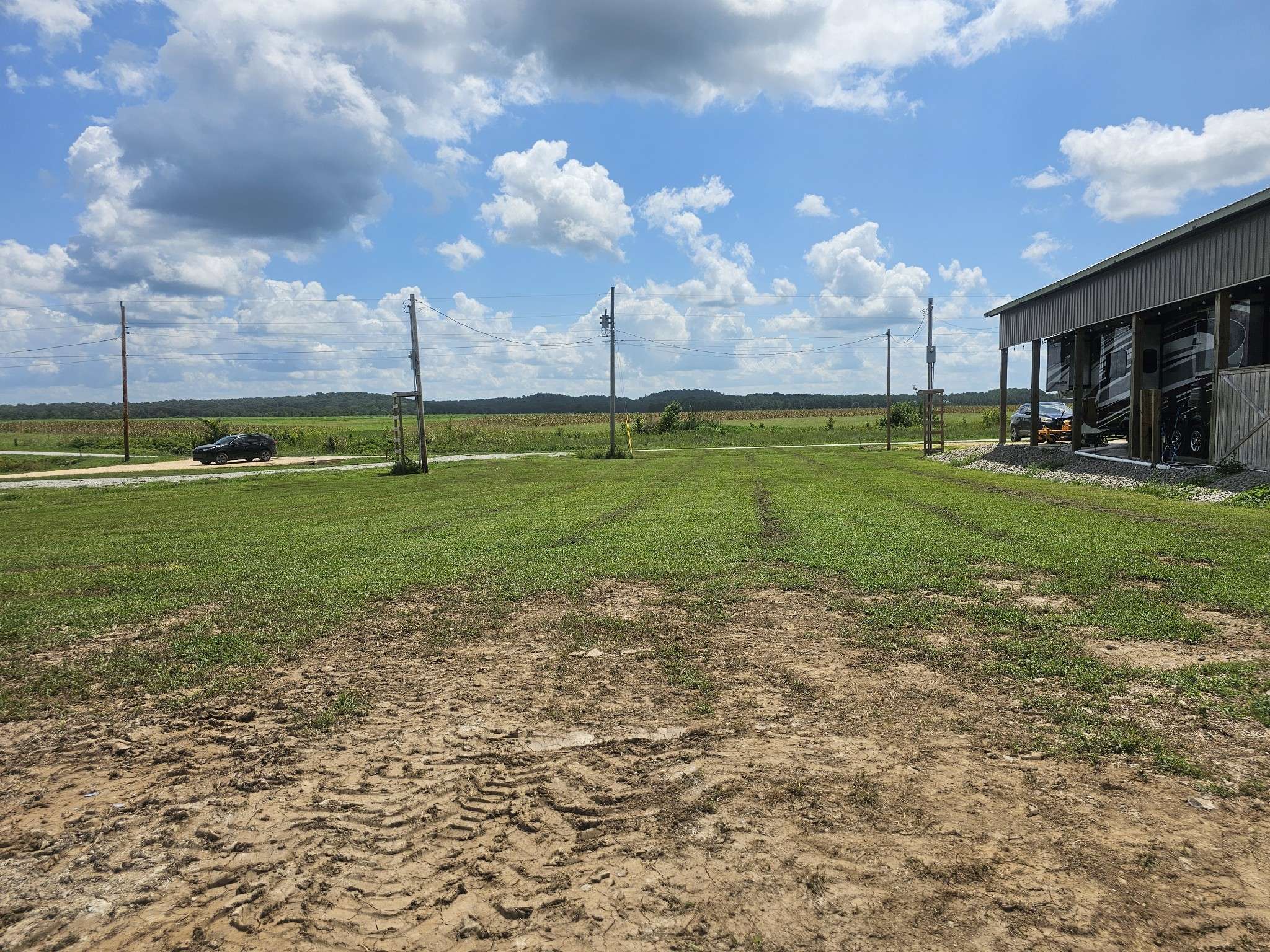 Clifton, TN 38425,2271 Hardin Bottom River Rd