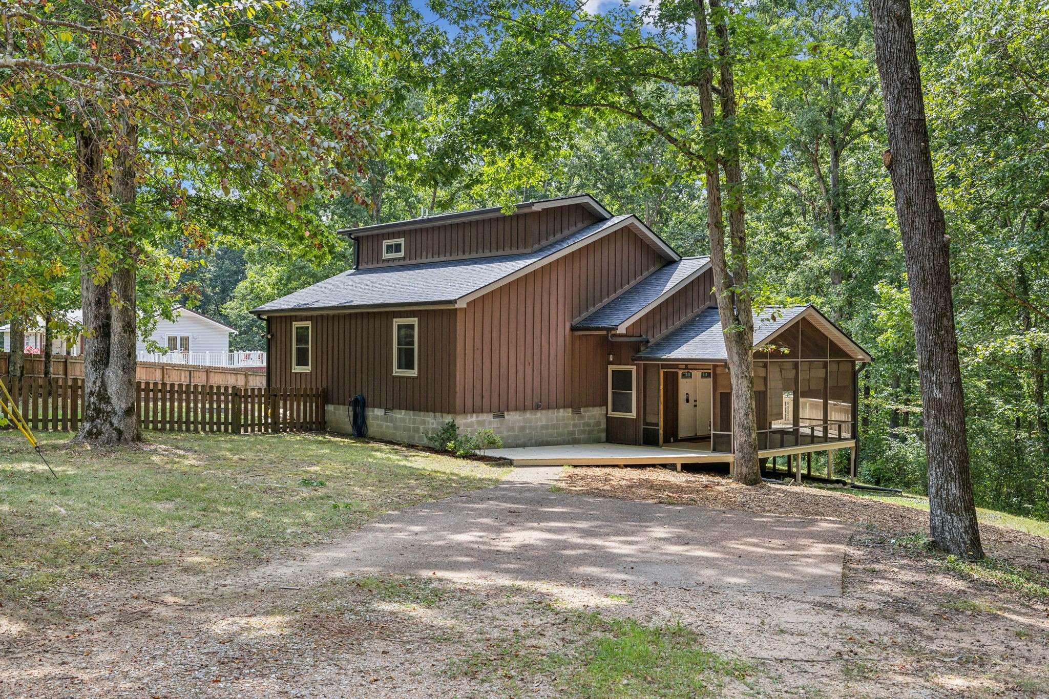 Hohenwald, TN 38462,176 Troy Ln