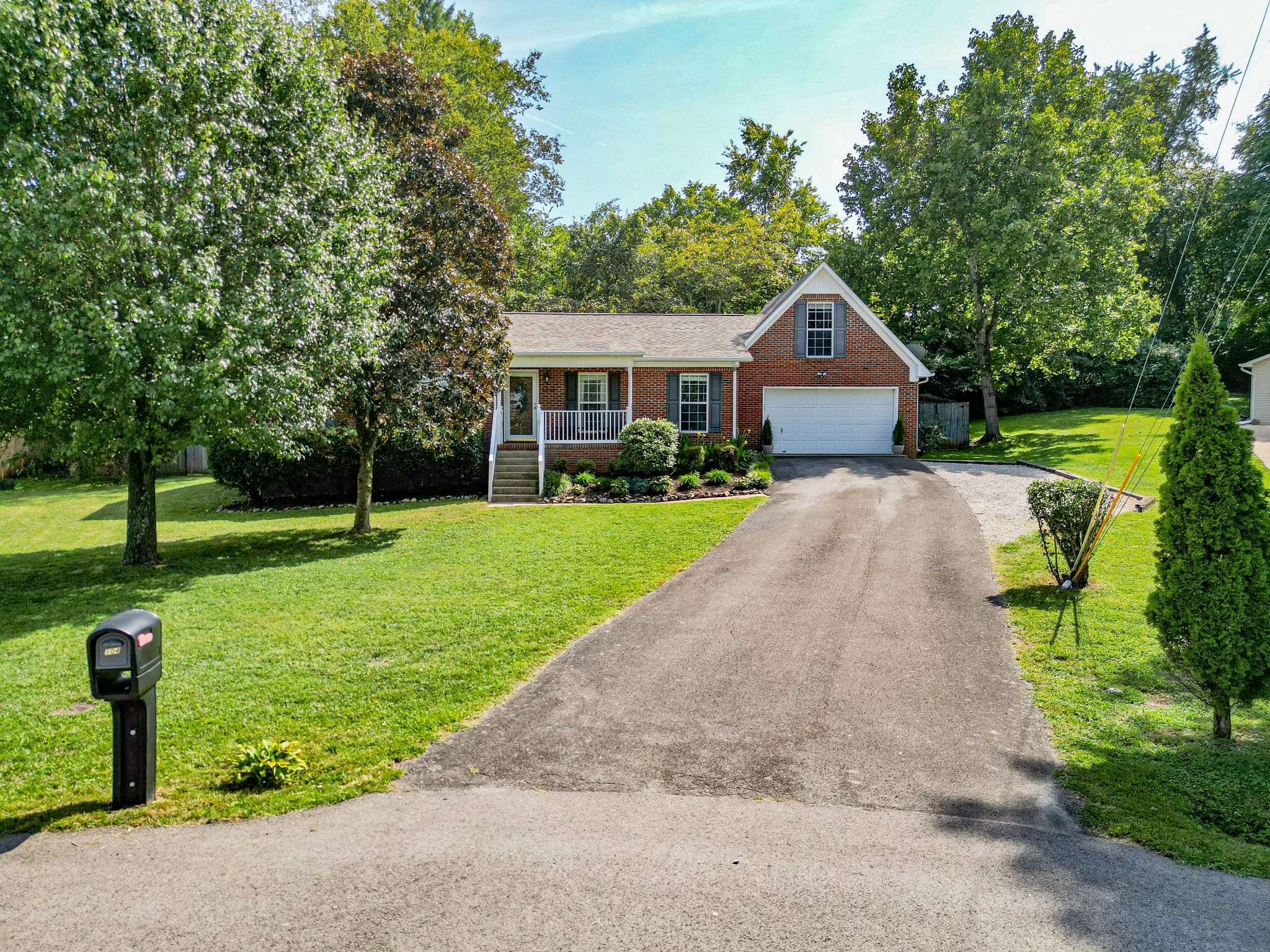 Columbia, TN 38401,104 Clearbrook Ct