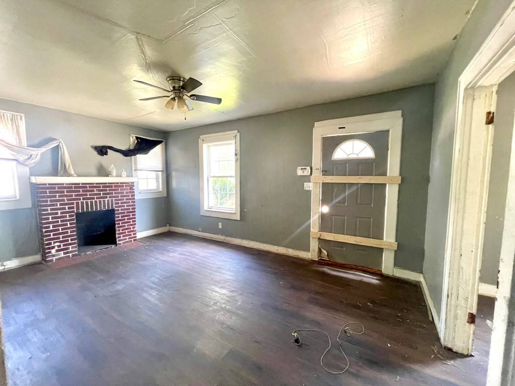 Hopkinsville, KY 42240,137 N McPherson St