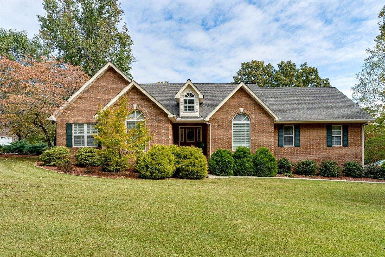 Dunlap, TN 37327,945 Big Cedar Drive