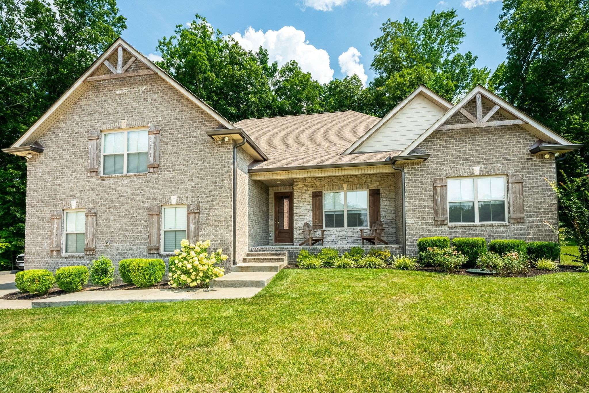 Greenbrier, TN 37073,5047 E Mayflower Ct