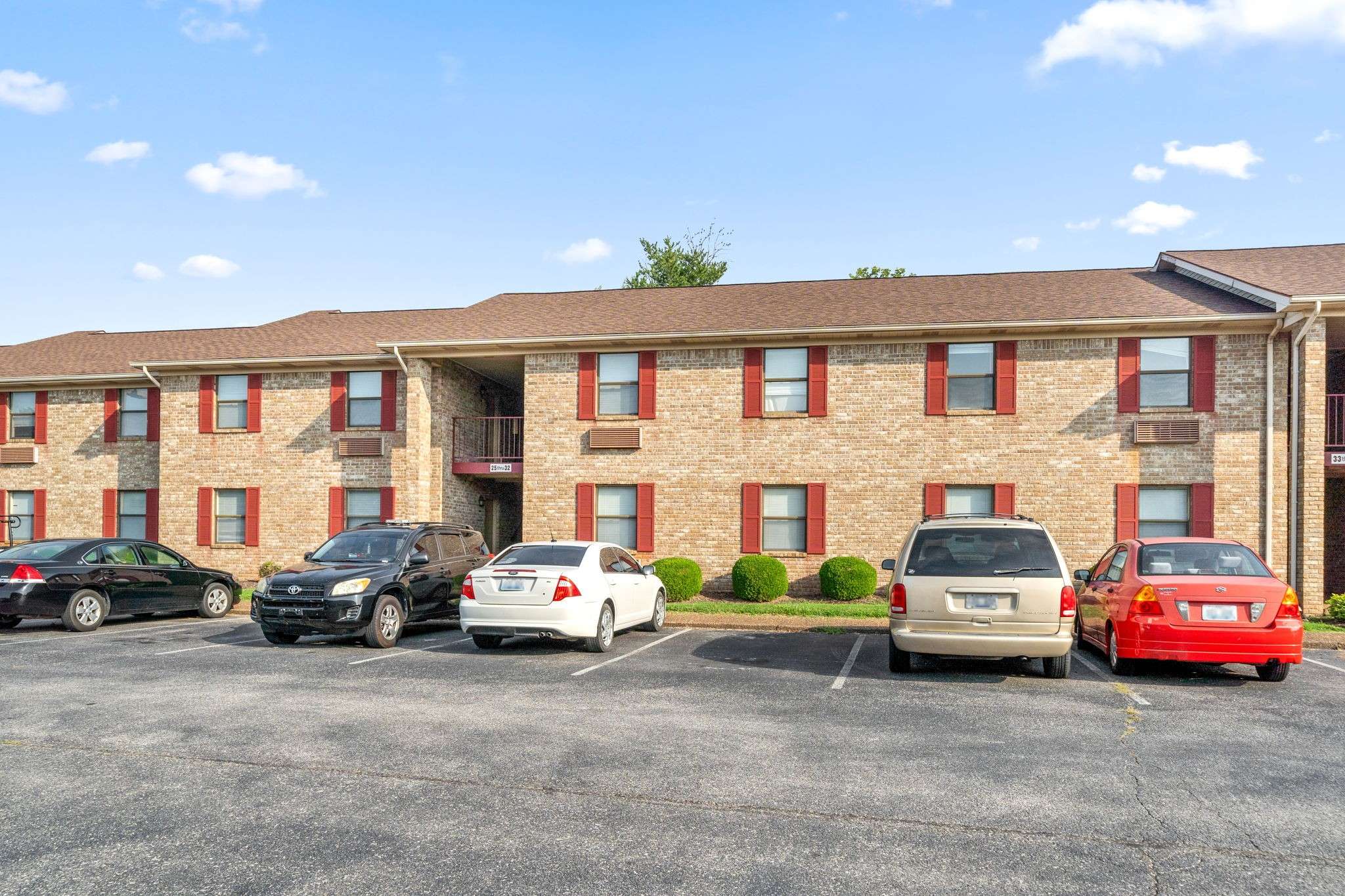 Hopkinsville, KY 42240,100 Laurel Cove Dr #24