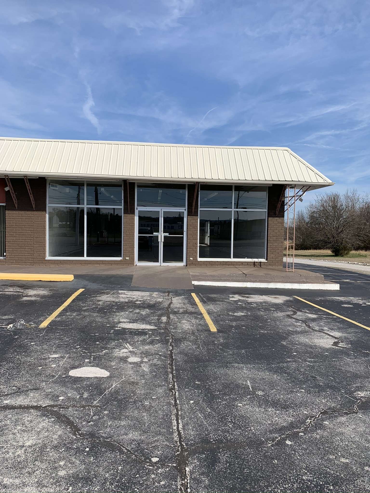 Winchester, TN 37398,913 S College St