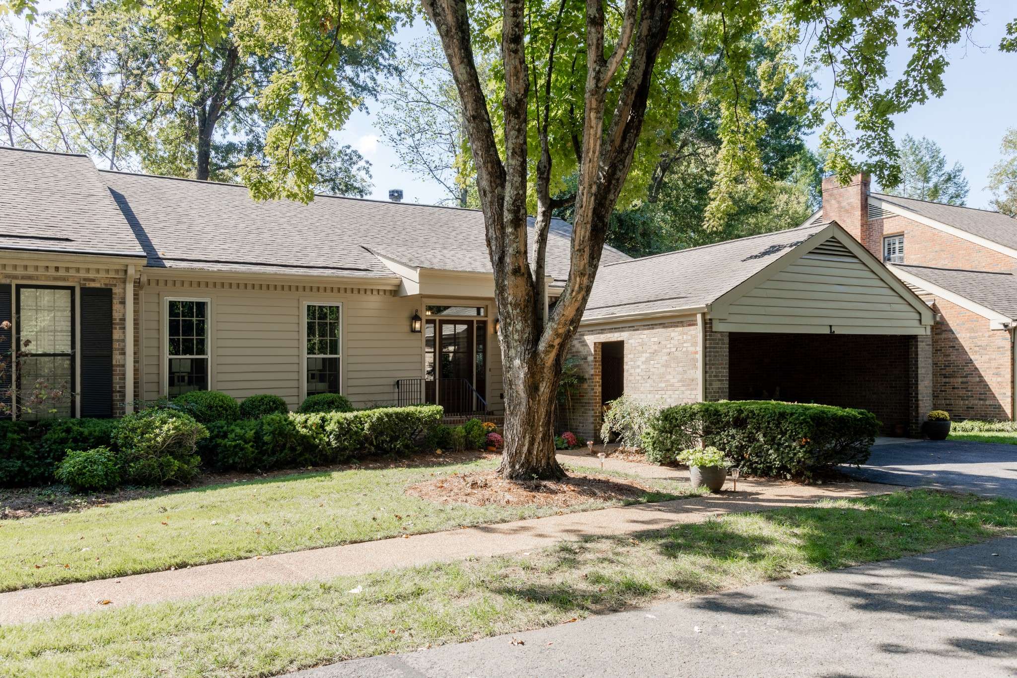 Nashville, TN 37215,3704L Estes Rd