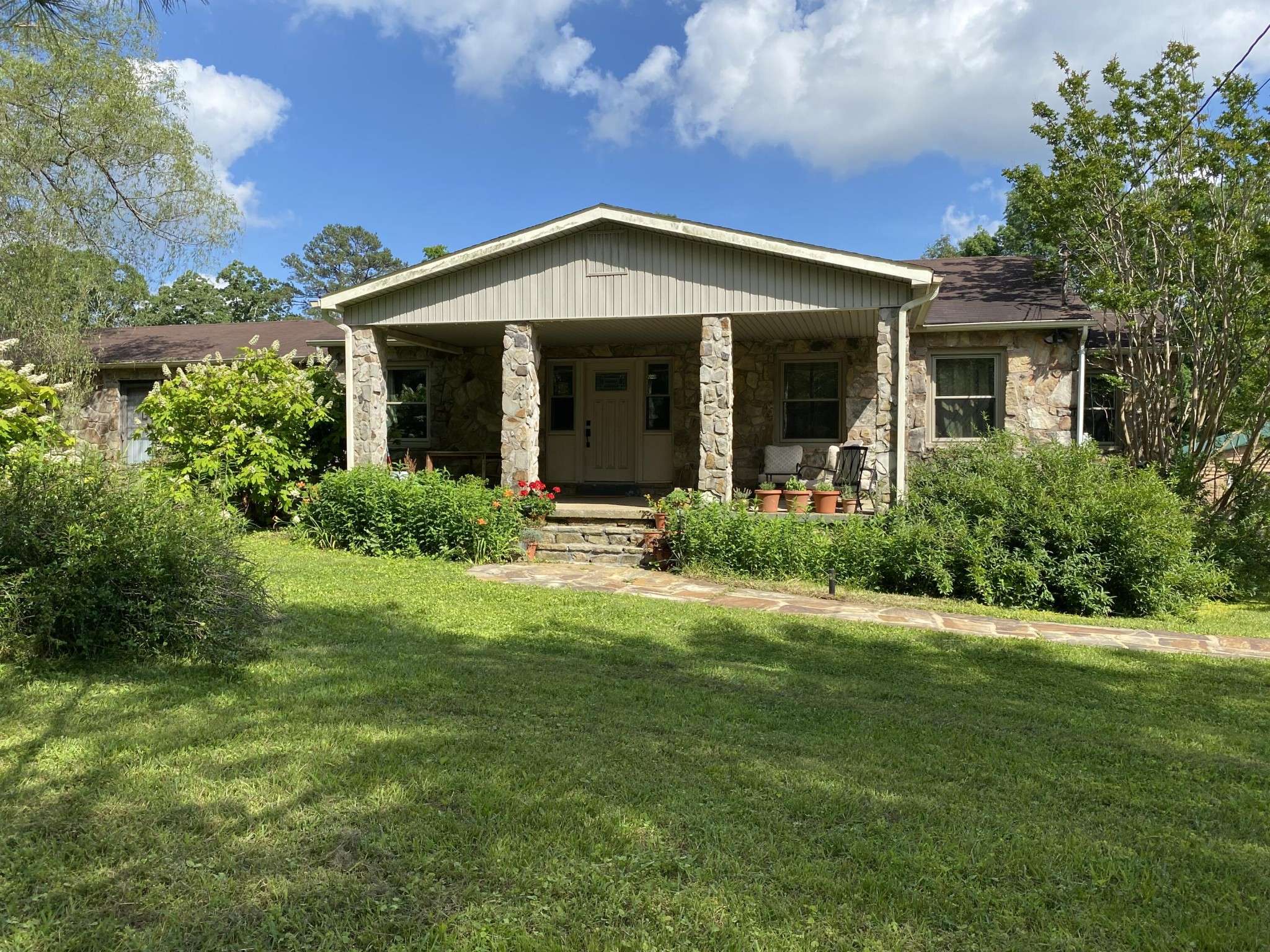 Signal Mountain, TN 37377,101 Dandy Road