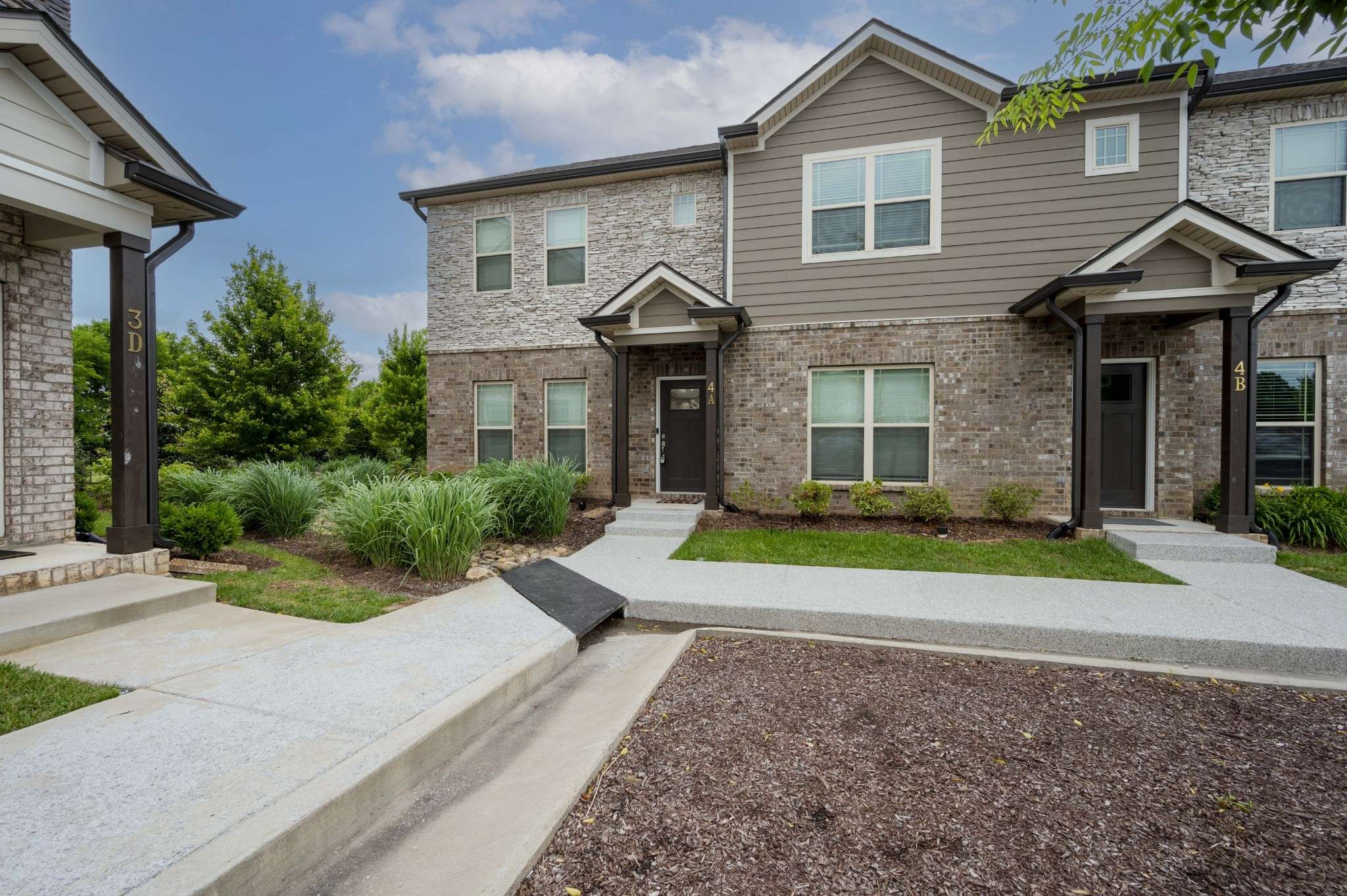 Murfreesboro, TN 37129,555 Gresham Ln #4A