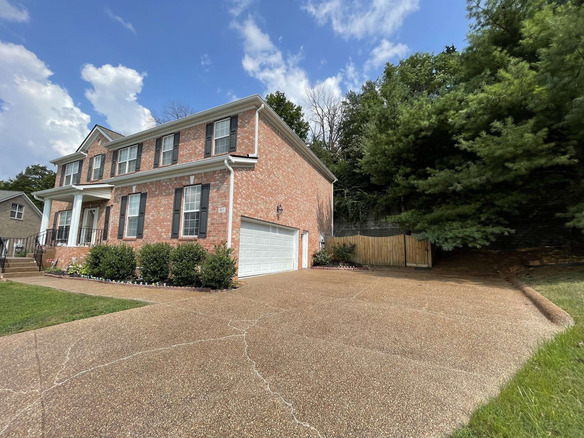 Brentwood, TN 37027,917 S Wickshire Way