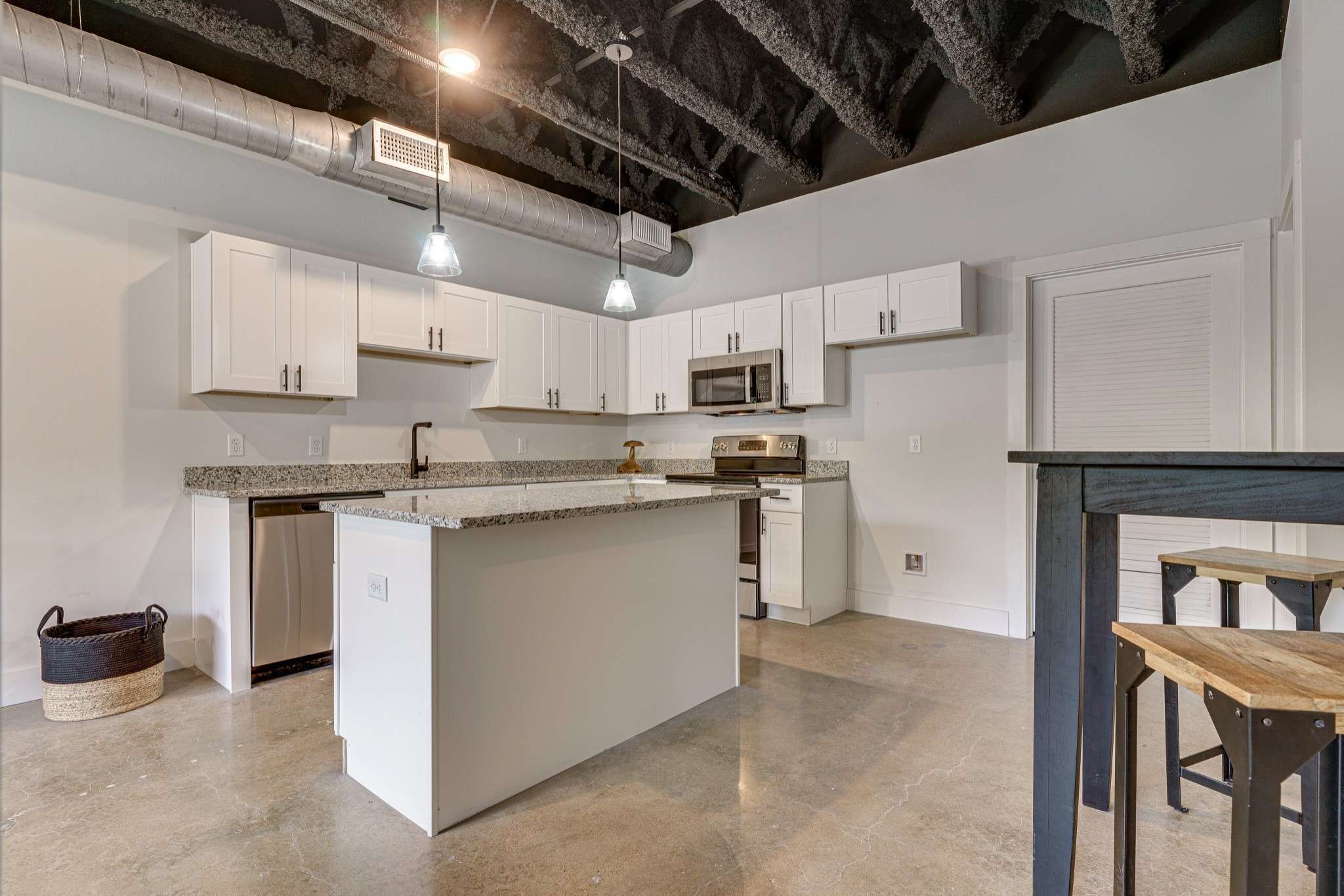 Nashville, TN 37217,293 Plus Park Blvd #113