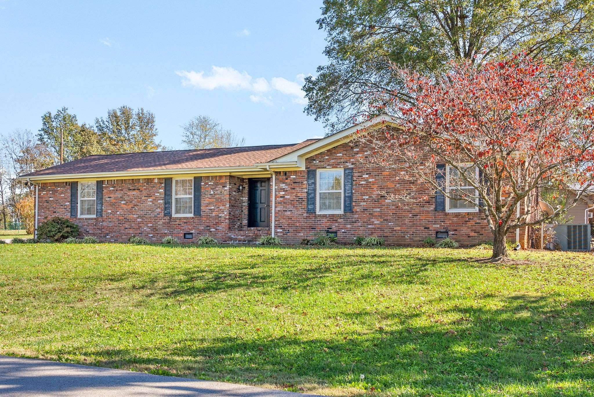 Hopkinsville, KY 42240,329 Donna Dr