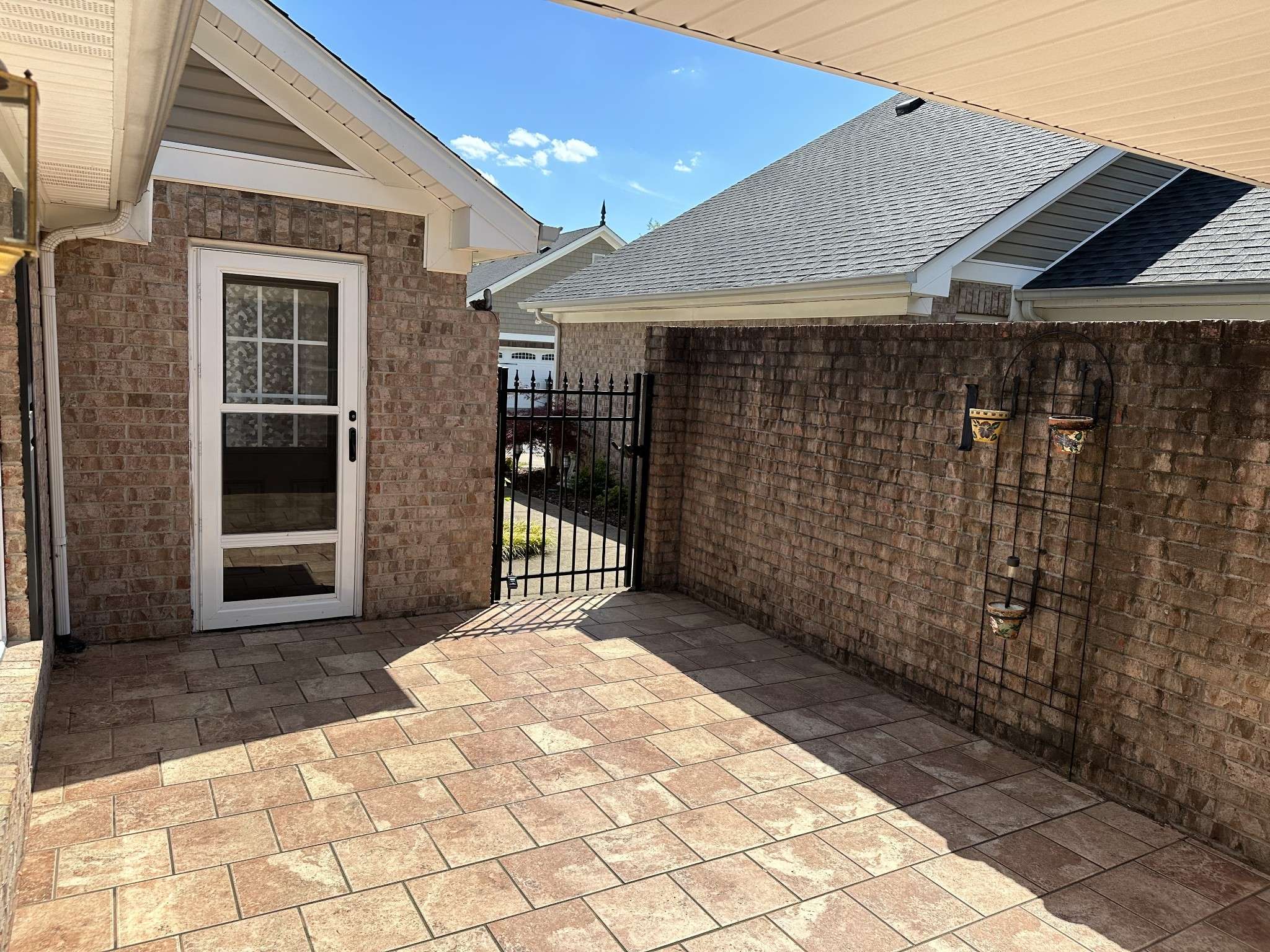 White House, TN 37188,2360 Highway 31W #303