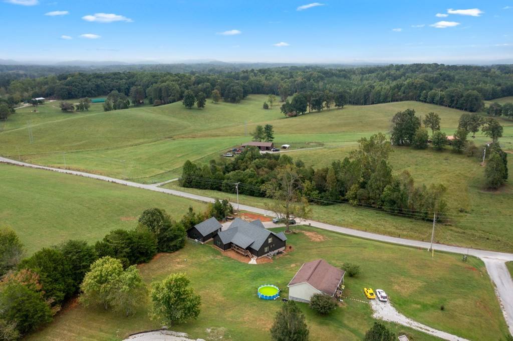 Livingston, TN 38570,259 Hardys Chapel Rd