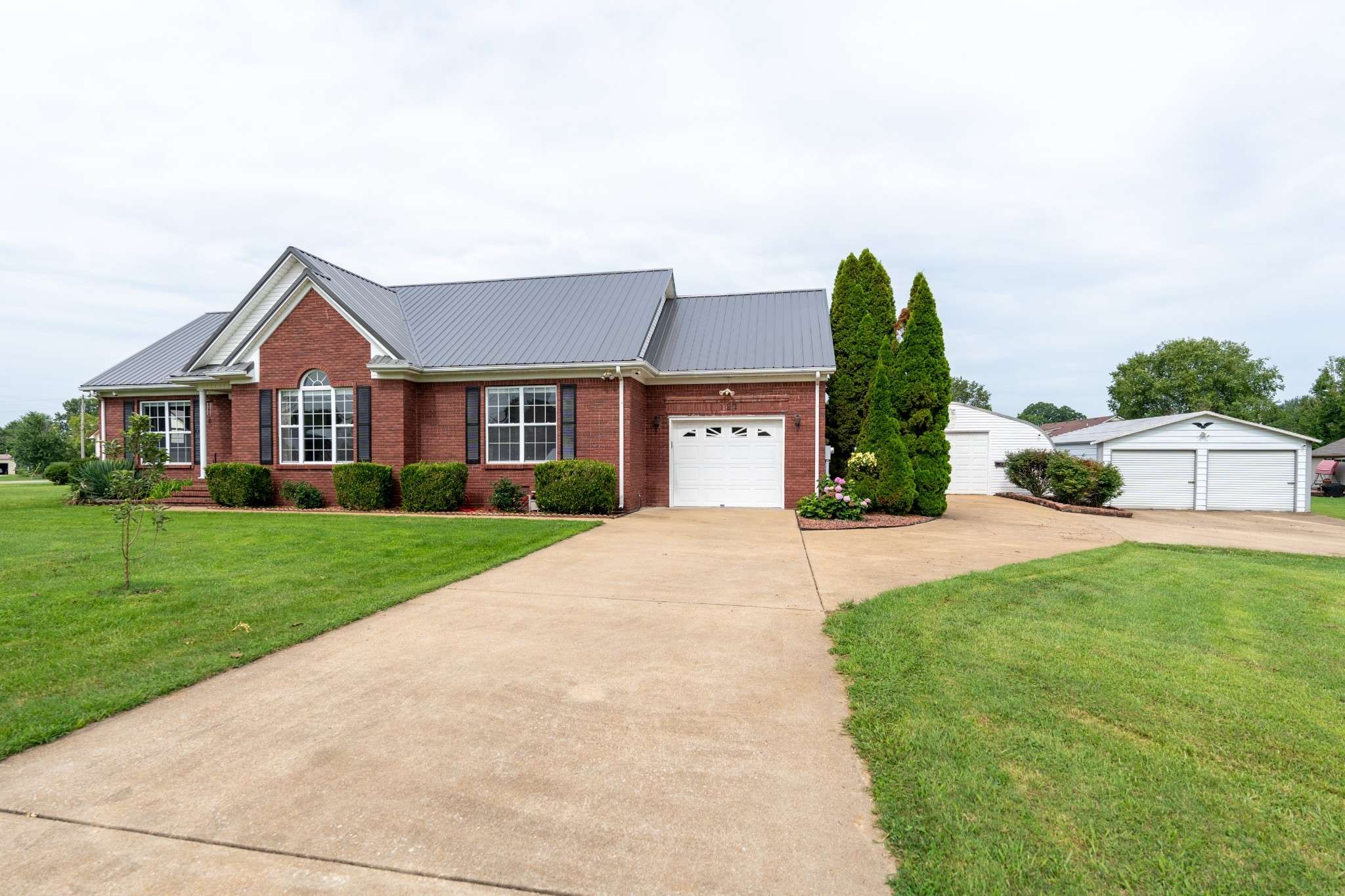 Summertown, TN 38483,121 Monument Cir
