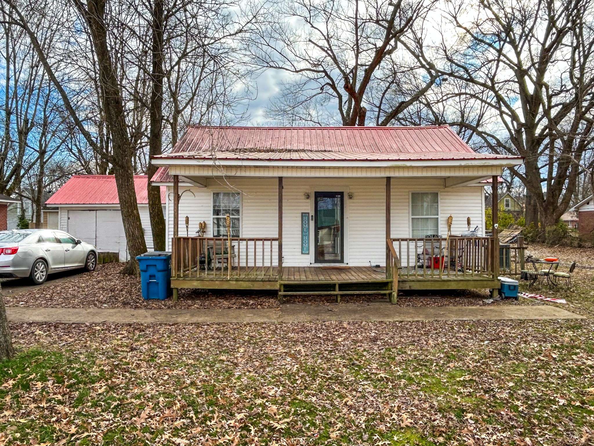 Puryear, TN 38251,219 W Chestnut St