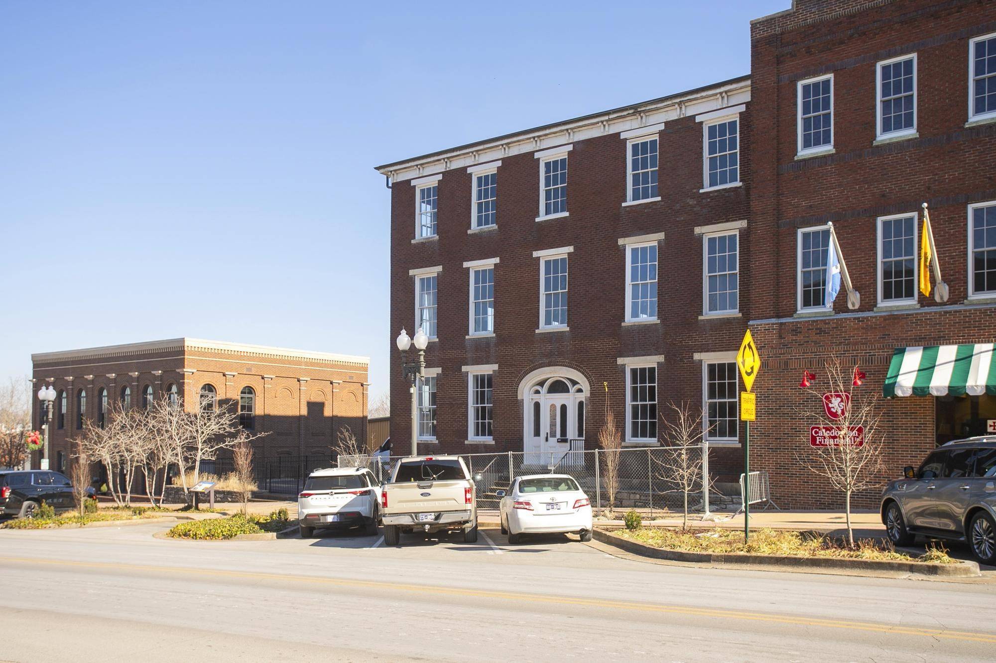 Columbia, TN 38401,706 N Main St