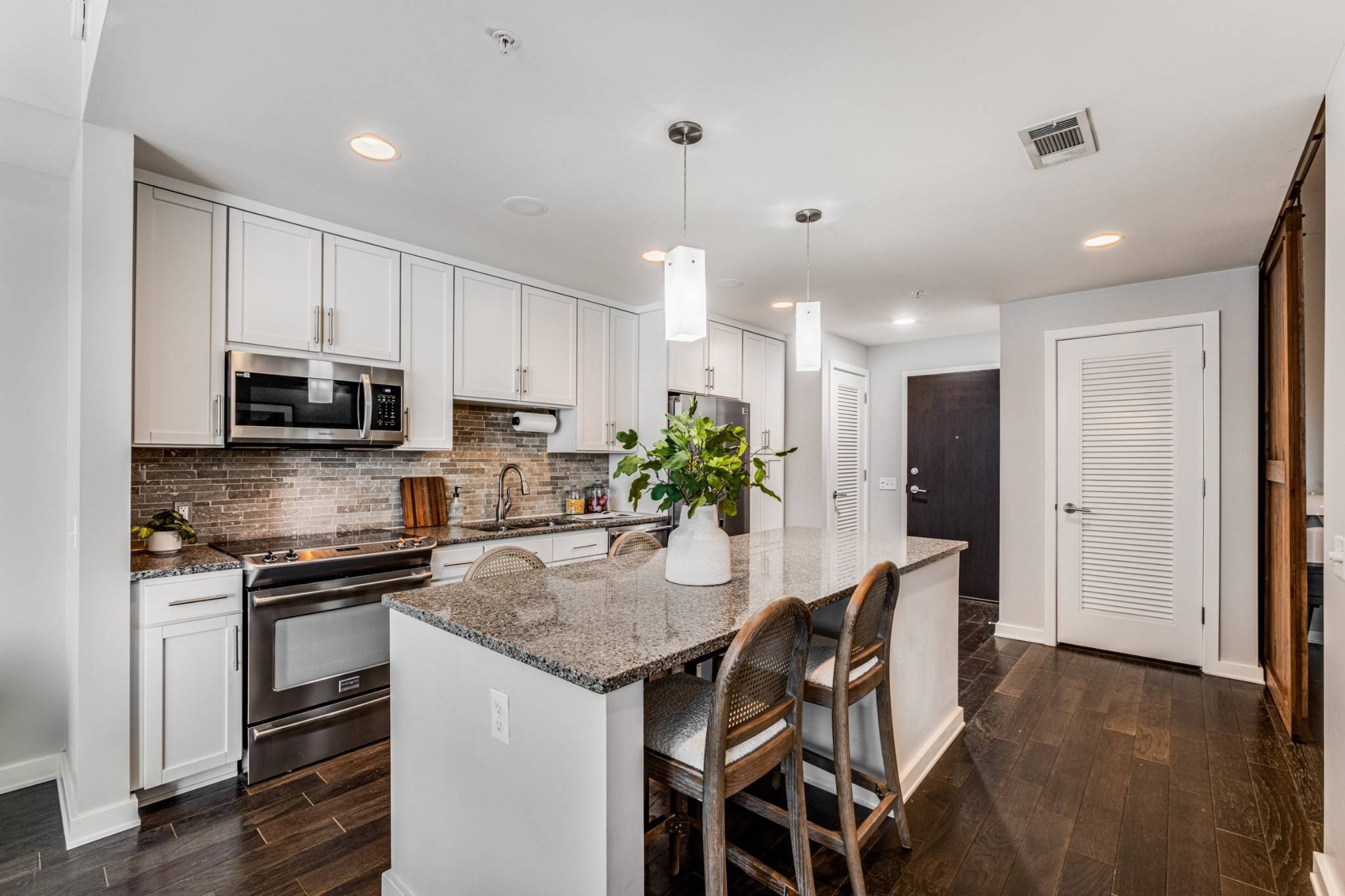Nashville, TN 37203,1212 Laurel St #614