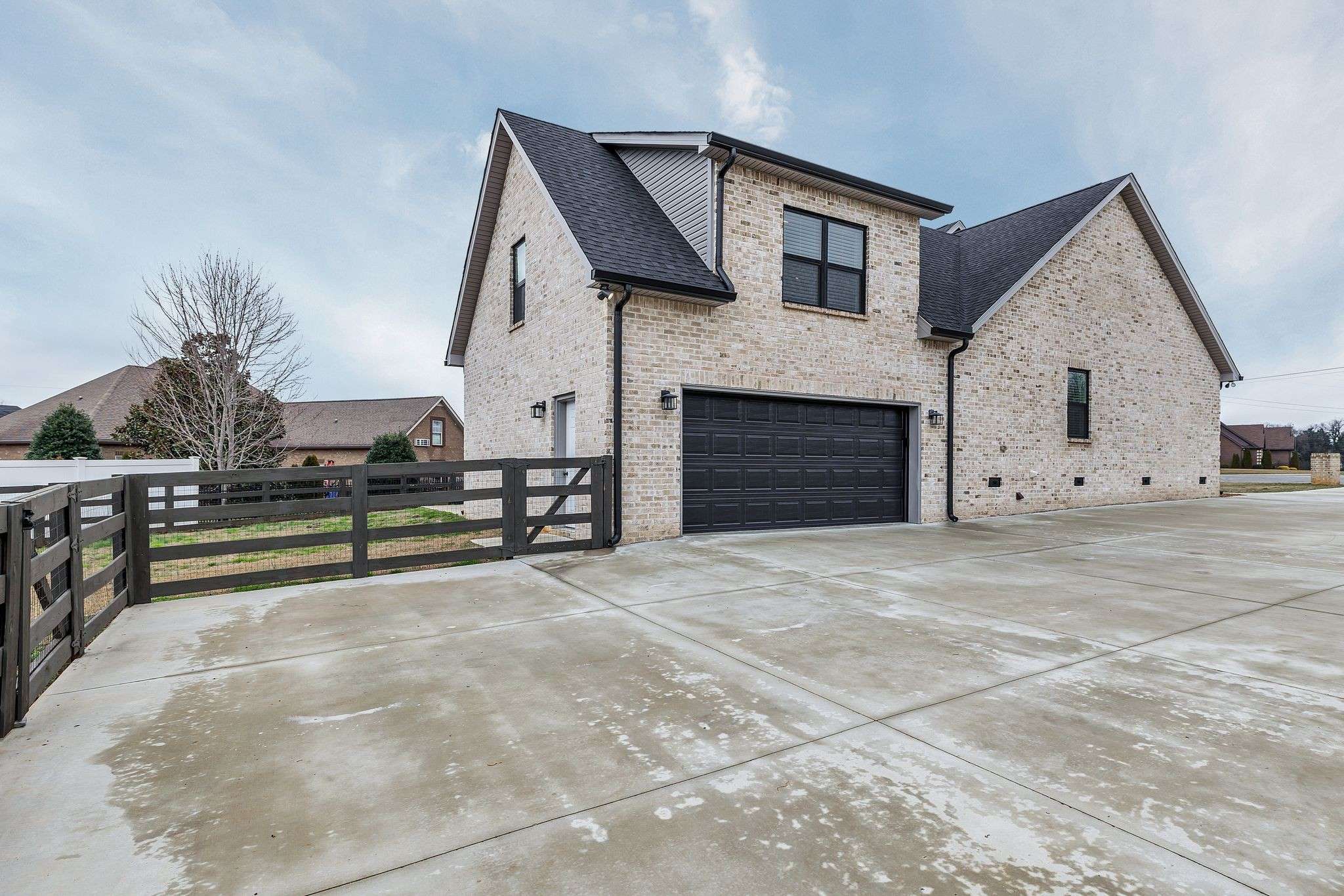 Shelbyville, TN 37160,901 Apple Blossom Trl