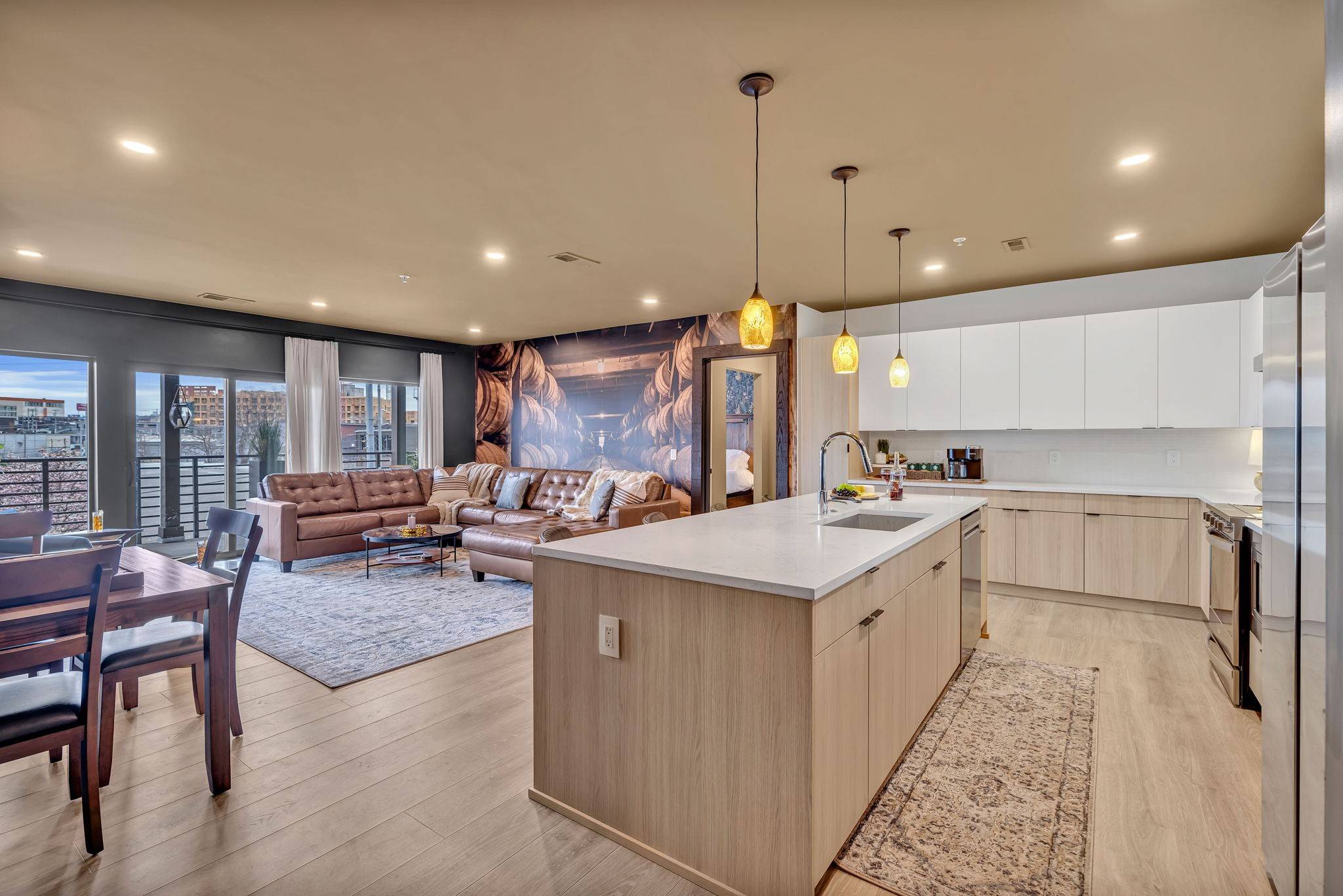 Nashville, TN 37203,635 7th Ave #S #211