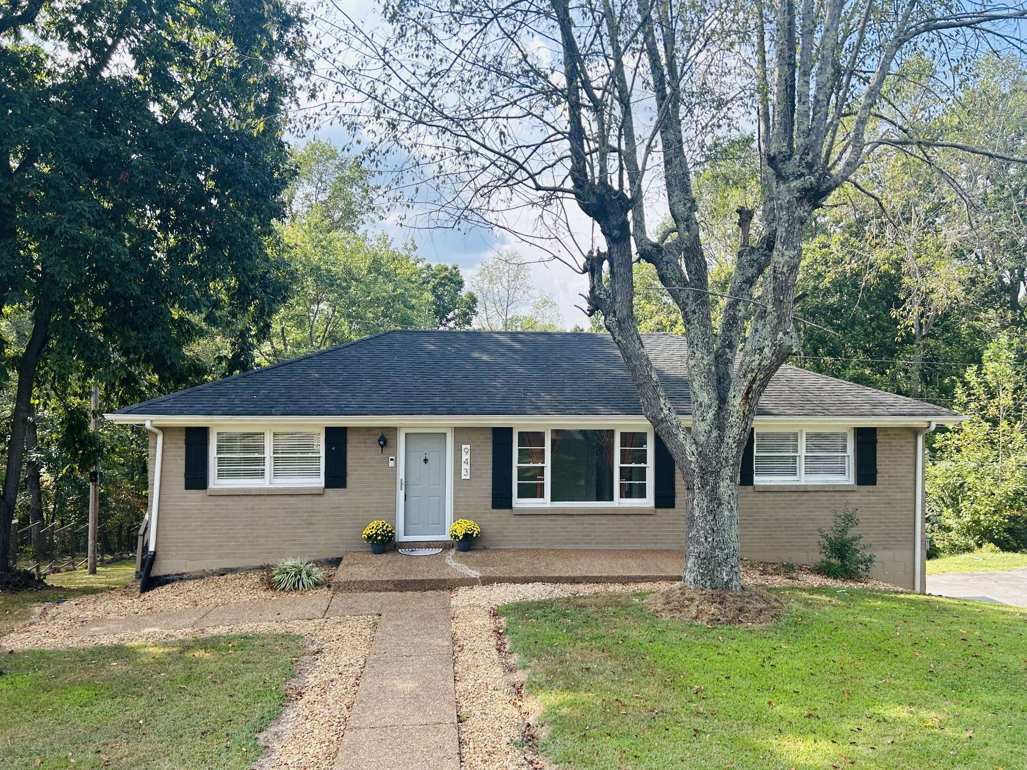 Greenbrier, TN 37073,943 Draughon Dr