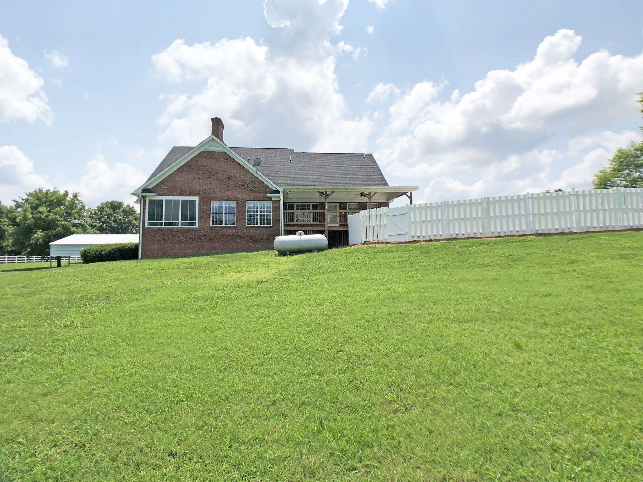 Gallatin, TN 37066,165 Branham Mill Rd