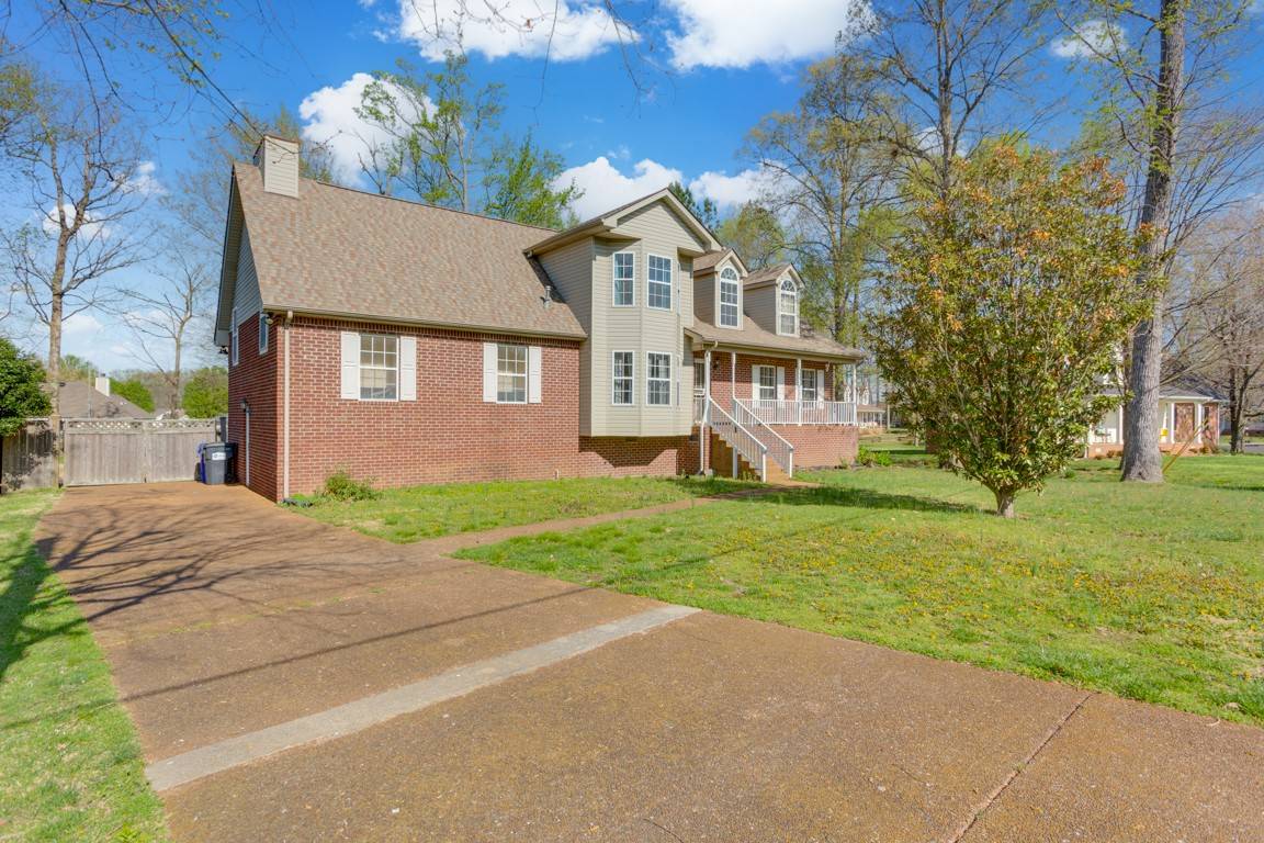 White House, TN 37188,202 Orchard Park Dr