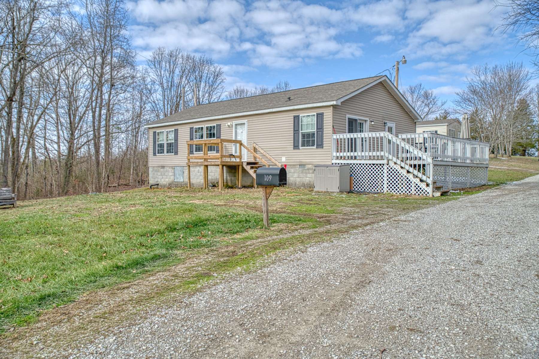 Monroe, TN 38573,109 Martin Ln