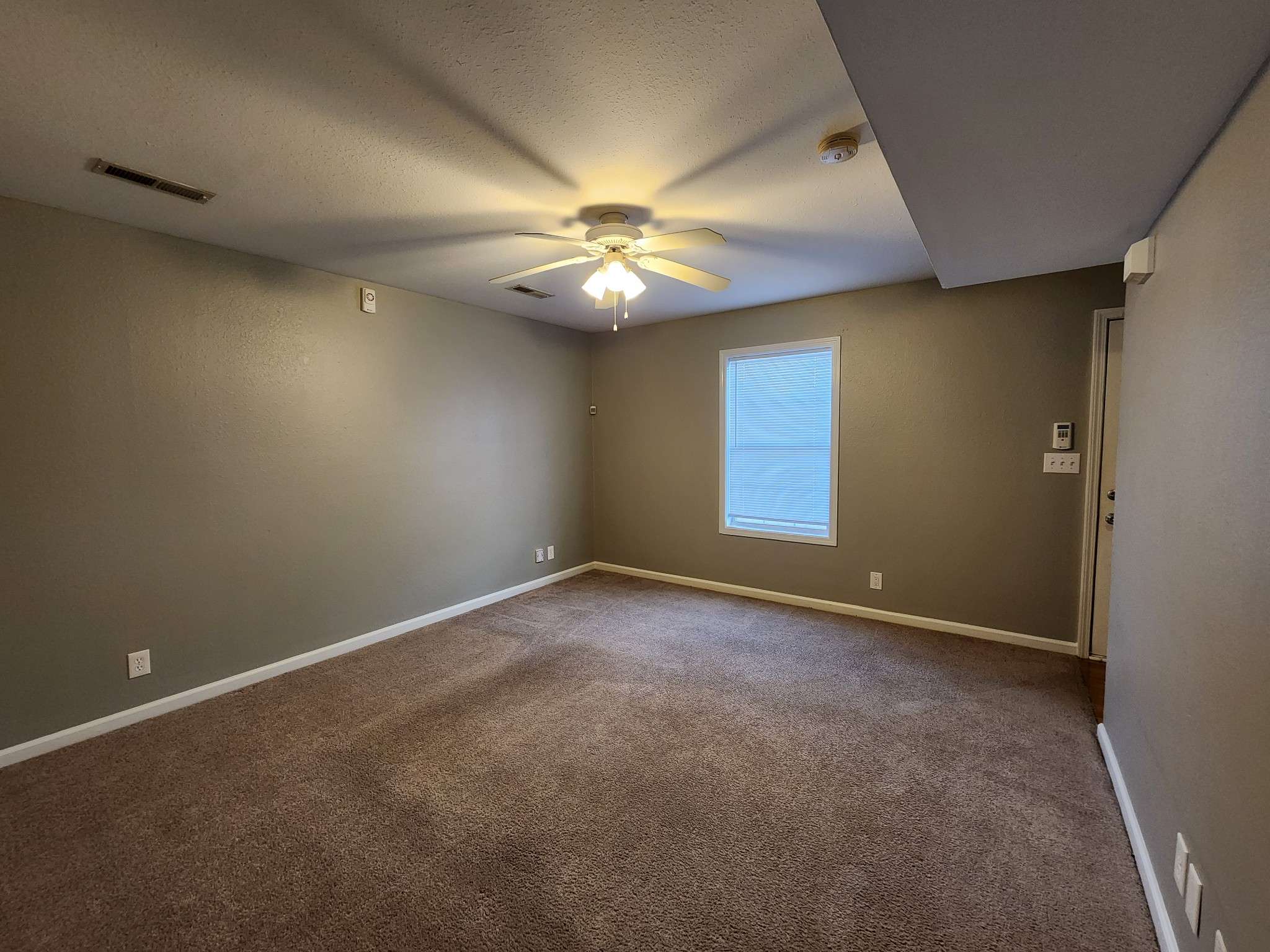 Clarksville, TN 37042,241 Executive Ave #D
