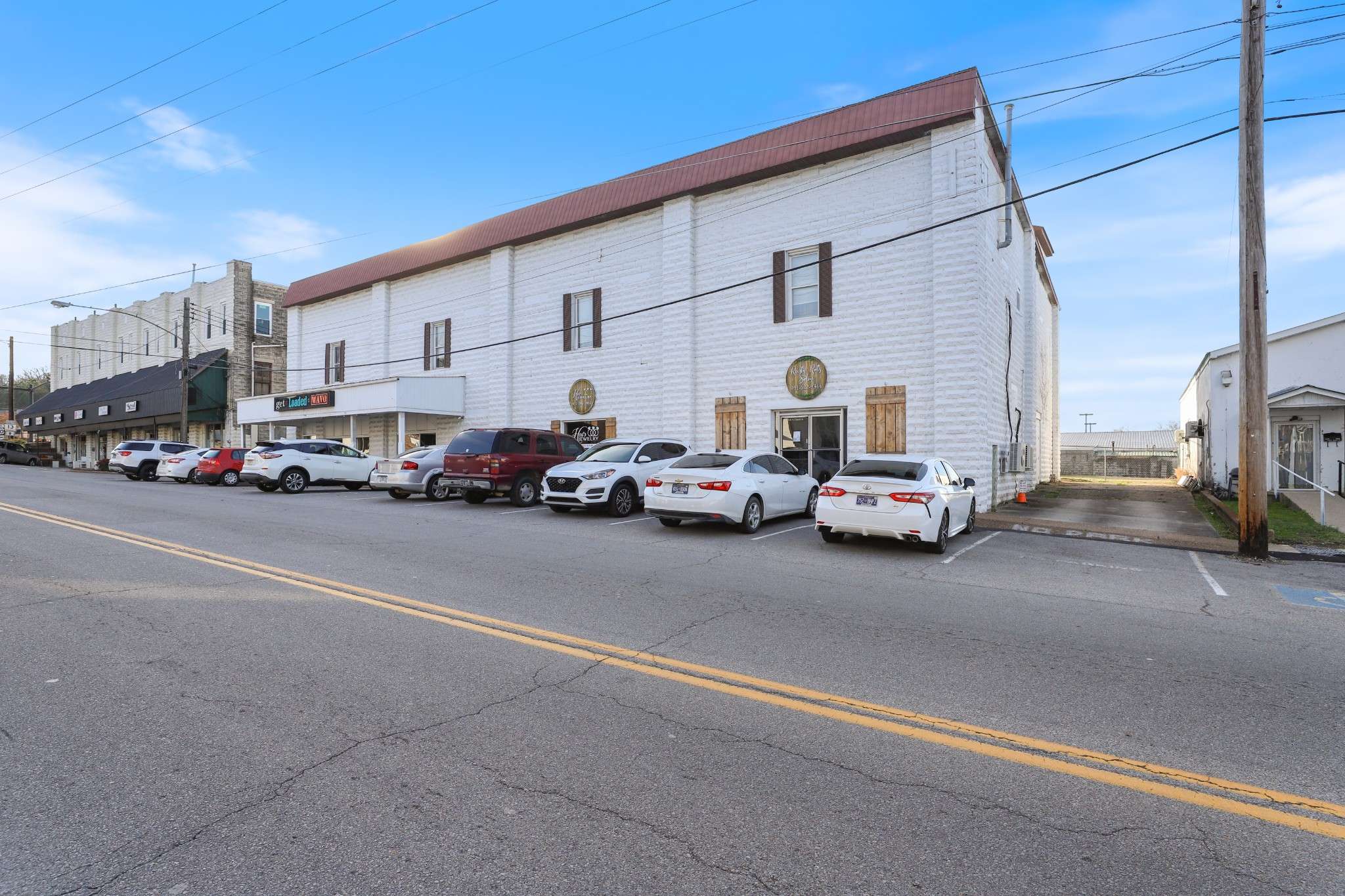 Waverly, TN 37185,114 N Church St