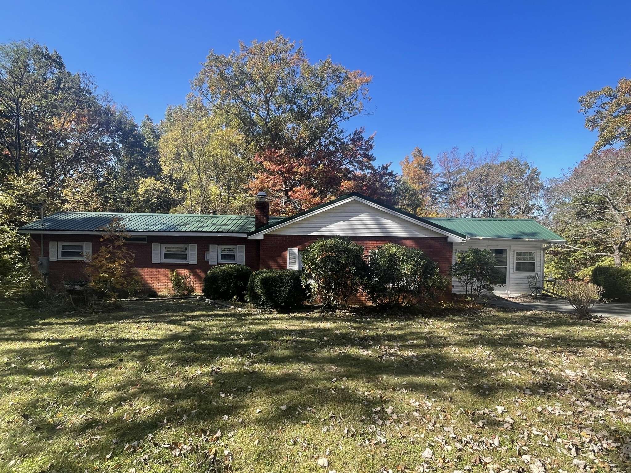 Pikeville, TN 37367,360 Lake View Road