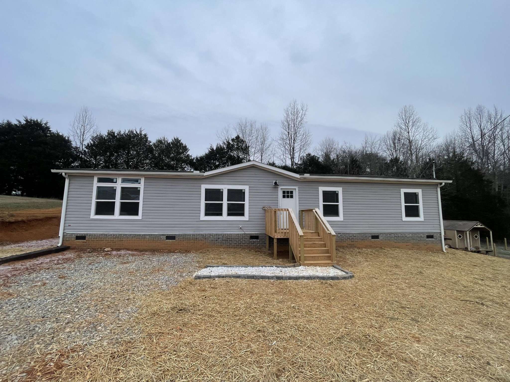 Pikeville, TN 37367,86 Agnes Lane