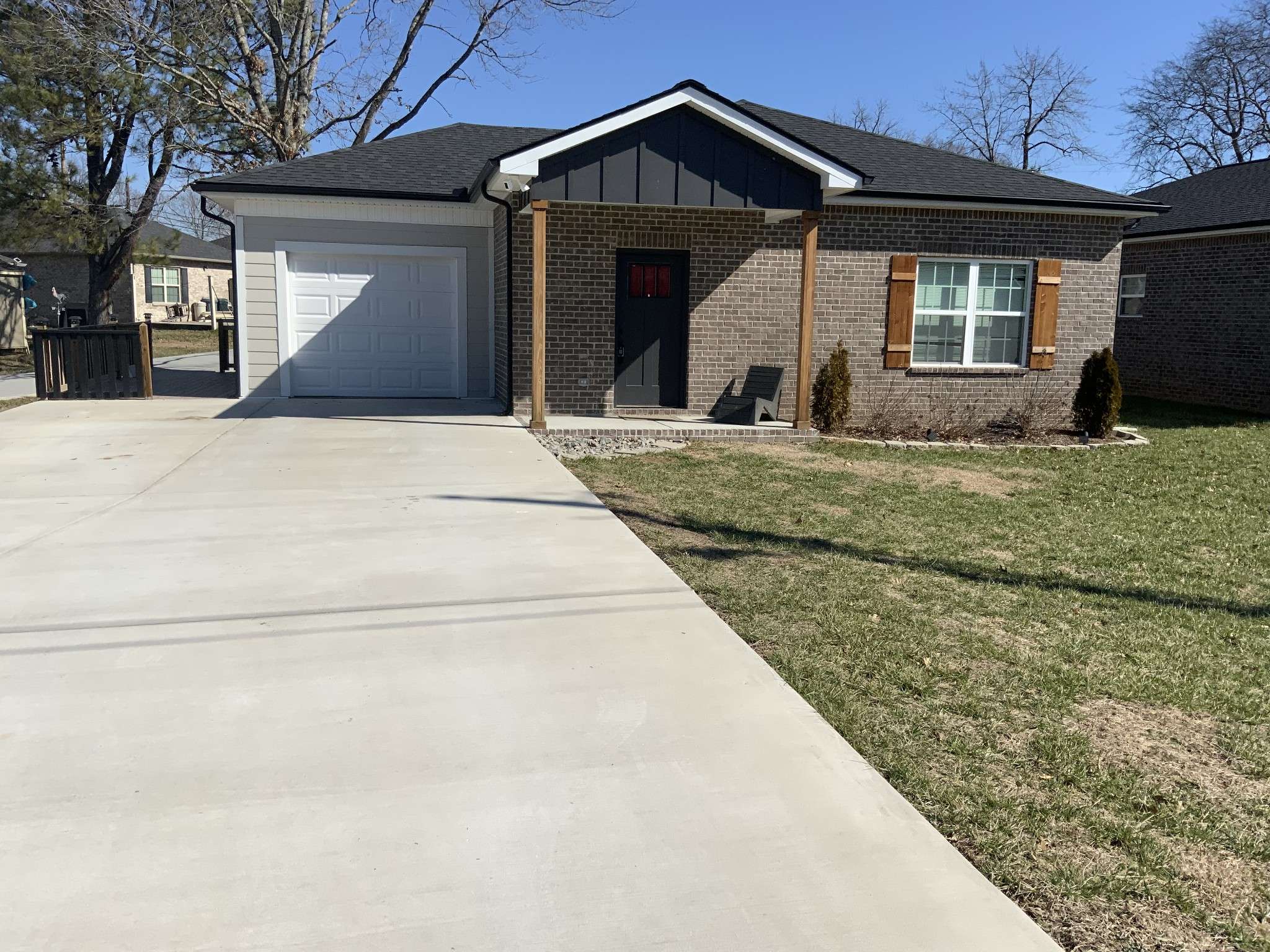Woodbury, TN 37190,628 W Adams St