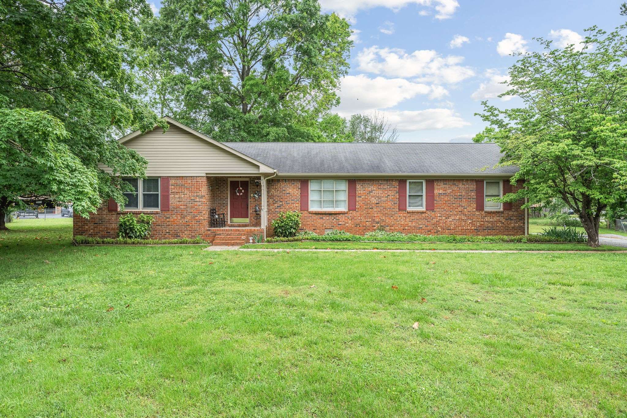 Murfreesboro, TN 37129,911 Squire Ct