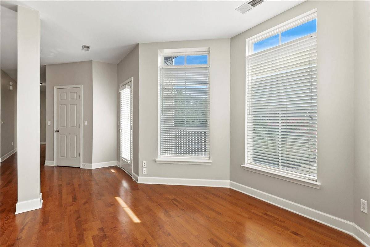 Nashville, TN 37211,7009 Lenox Village Dr #210