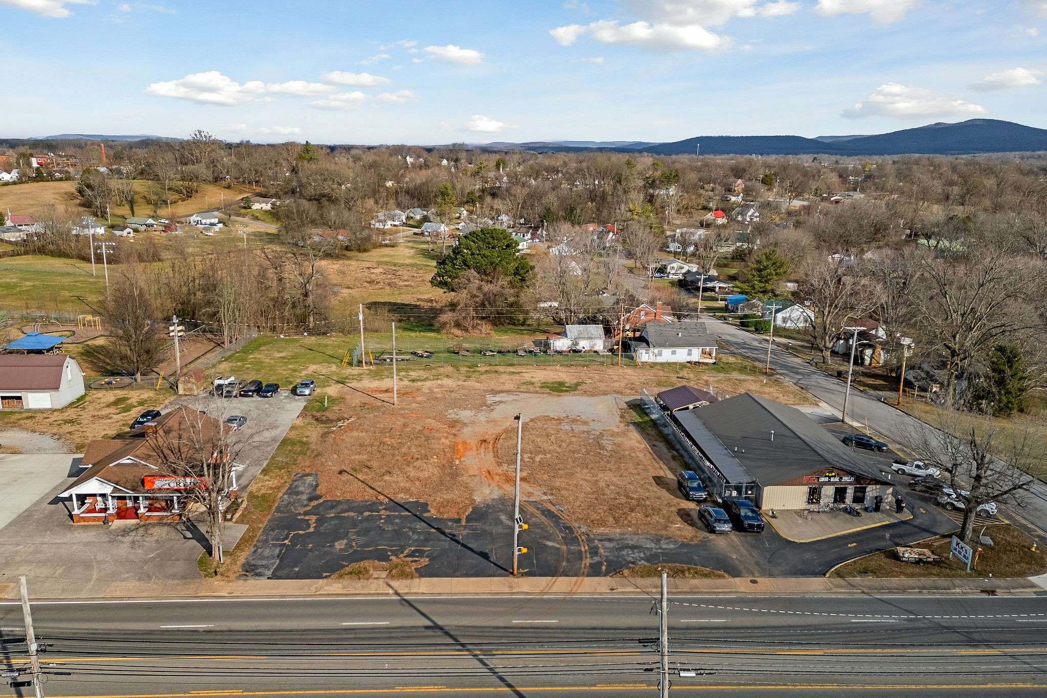 Mcminnville, TN 37110,220 Walker St