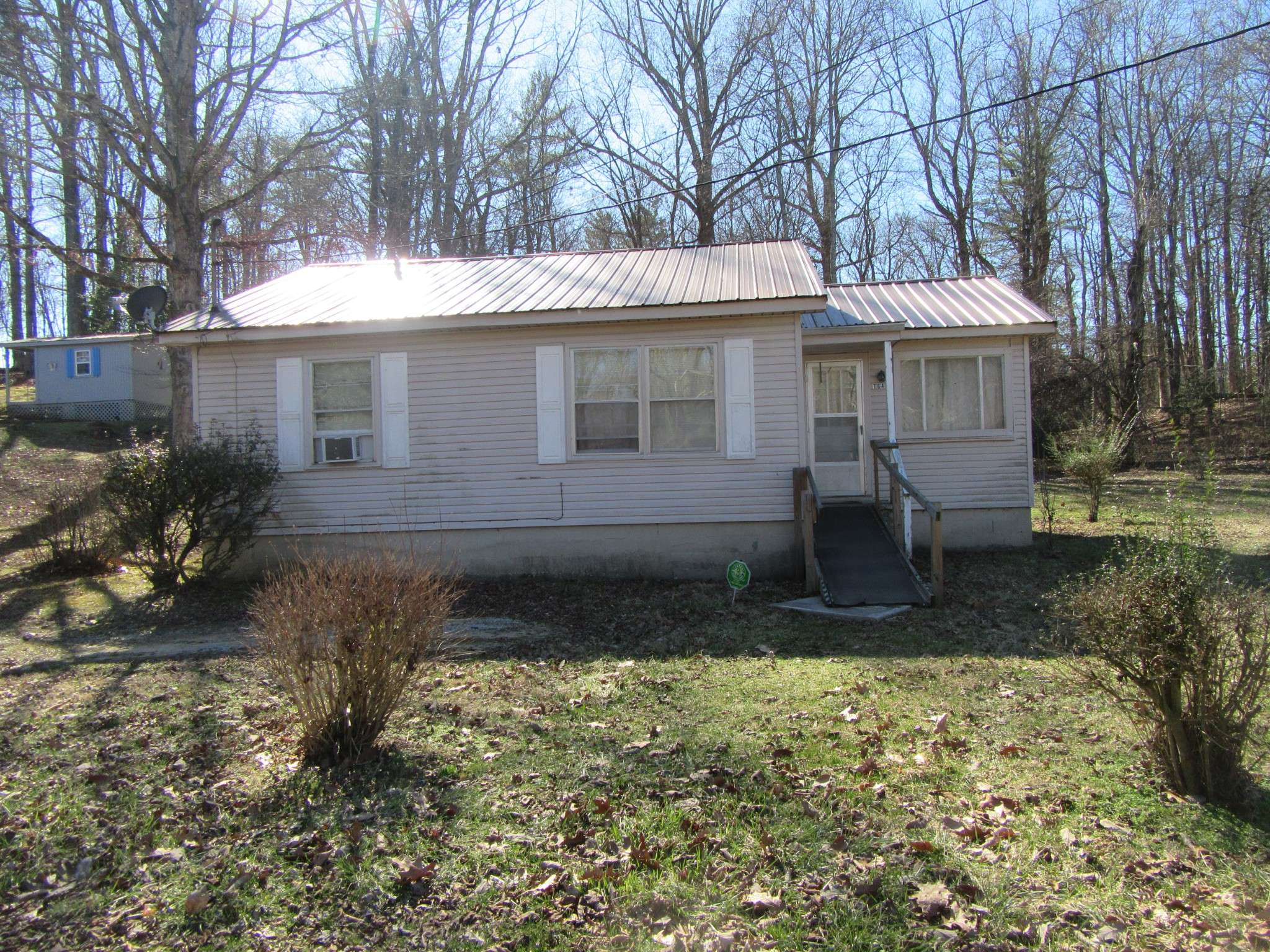 Sewanee, TN 37375,164 Willie Six Rd