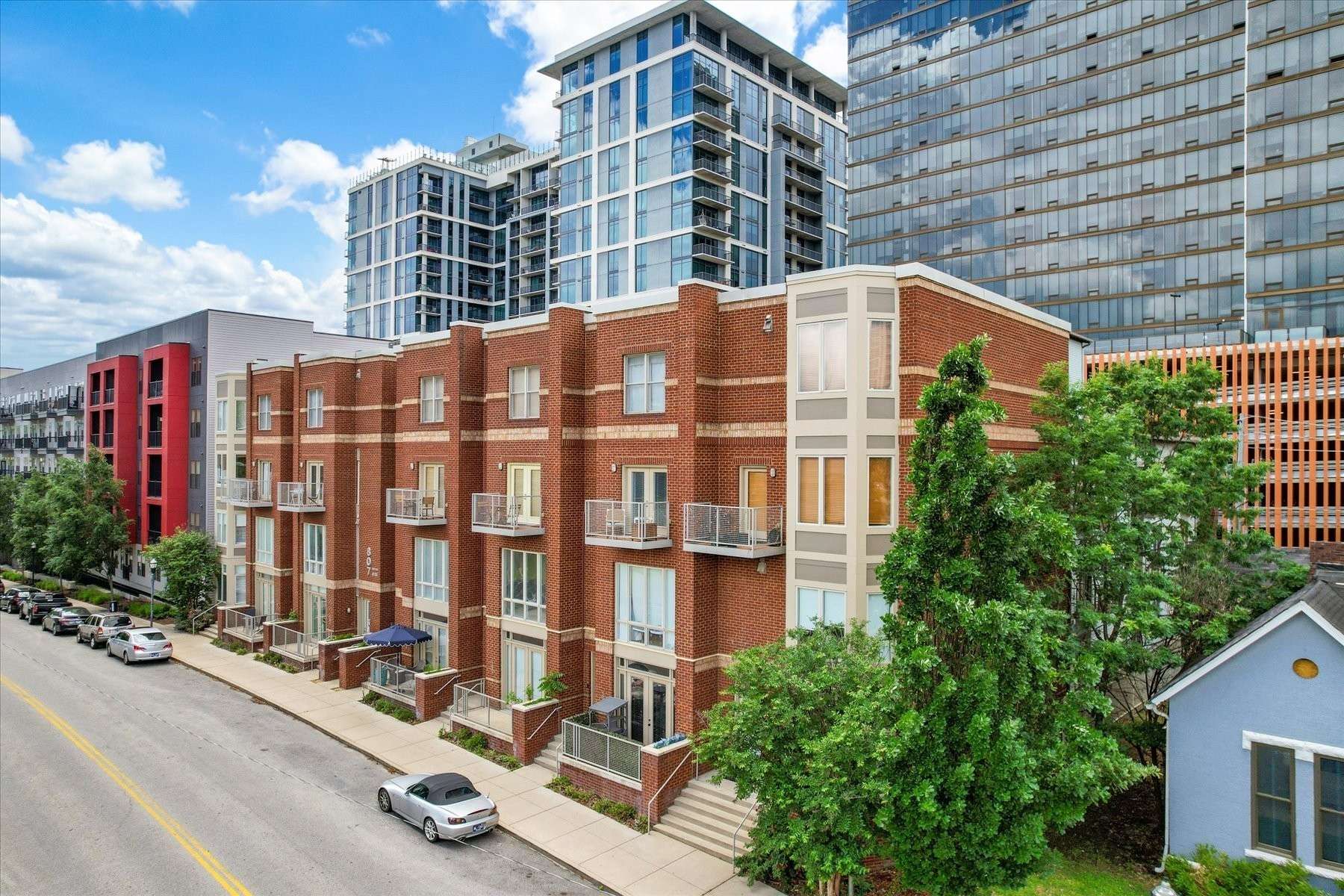 Nashville, TN 37203,807 18th Ave #S #407