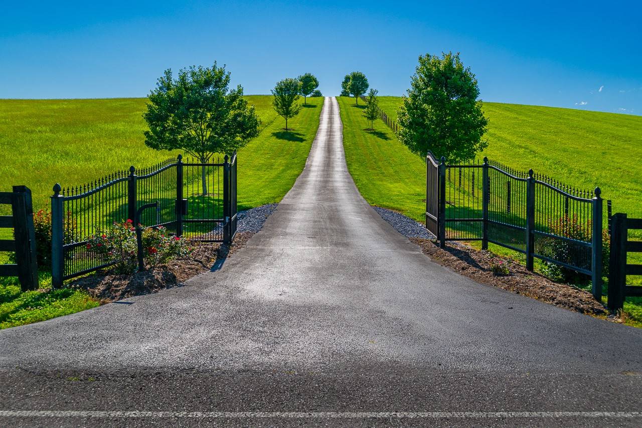 Shelbyville, TN 37160,226 Naron Rd