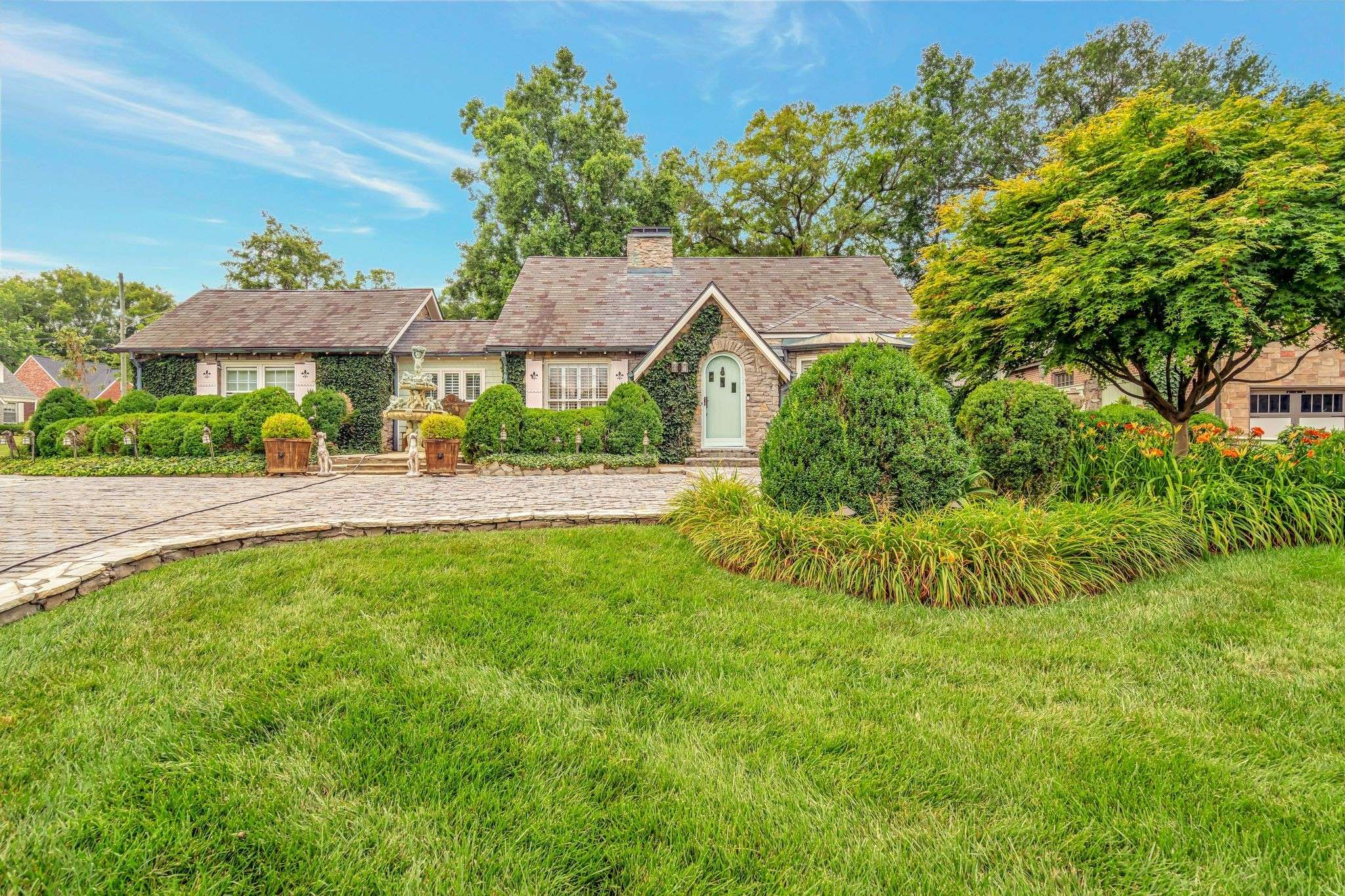 Nashville, TN 37215,2915 Woodlawn Dr
