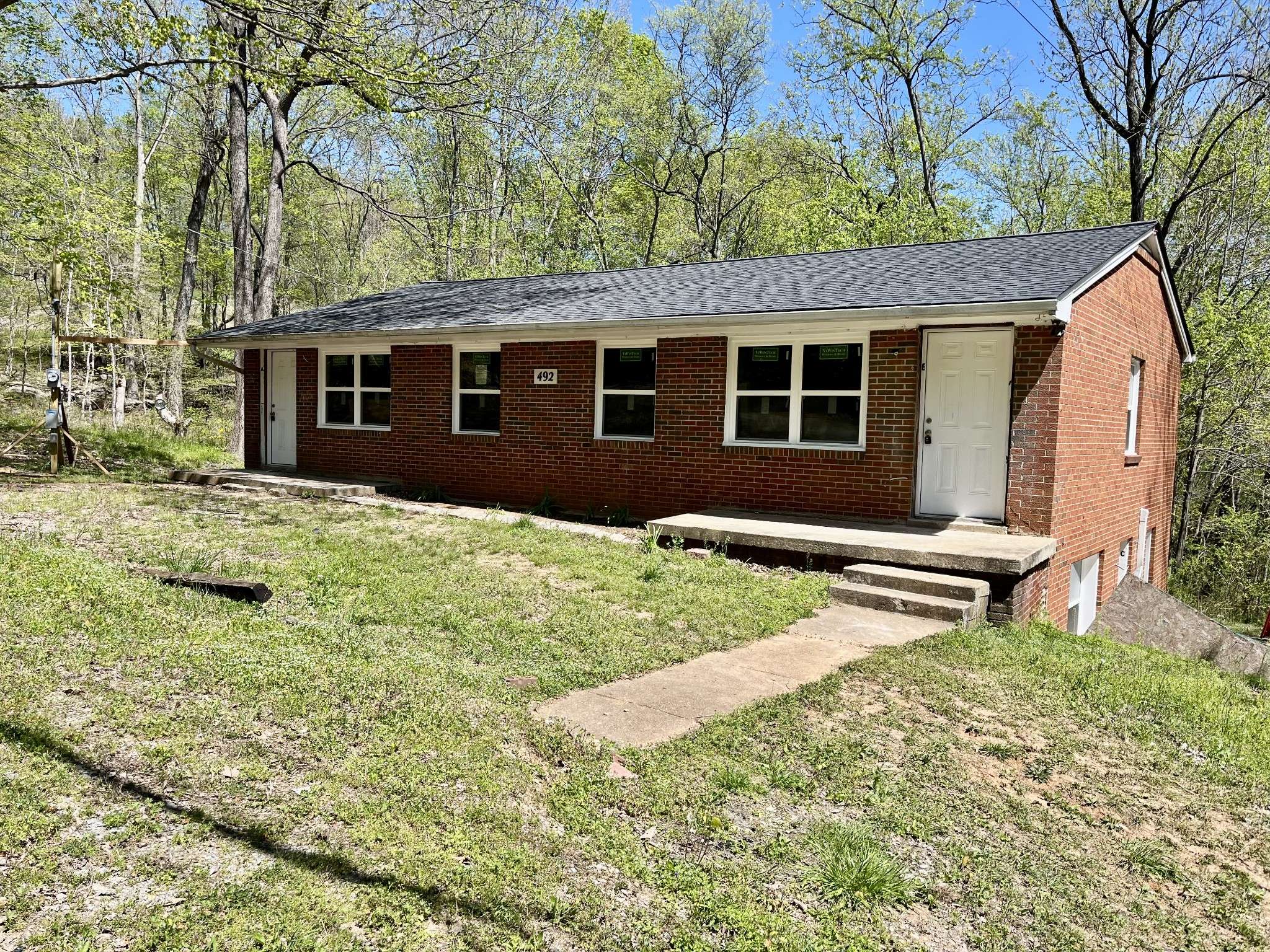 Clarksville, TN 37042,492 Oak St