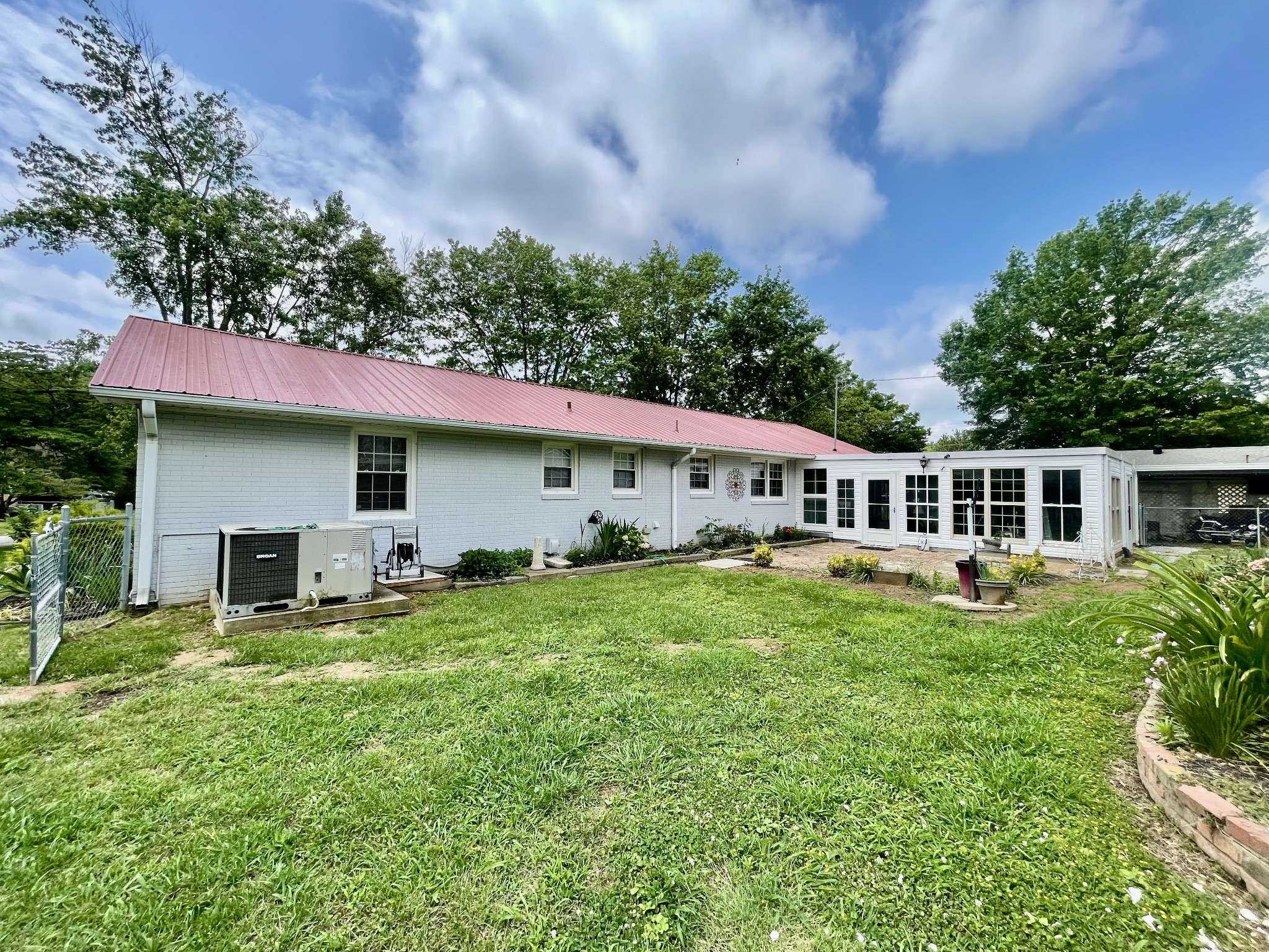 Lawrenceburg, TN 38464,502 9th St